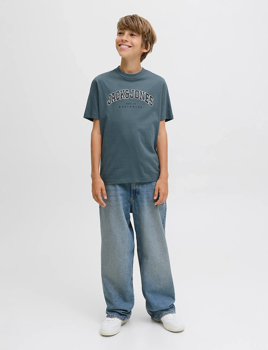 Jack & Jones - JJECALEB VARSITY TEE SS O-NECK NOOS JNR - kurzärmelige - stormy weather - 4