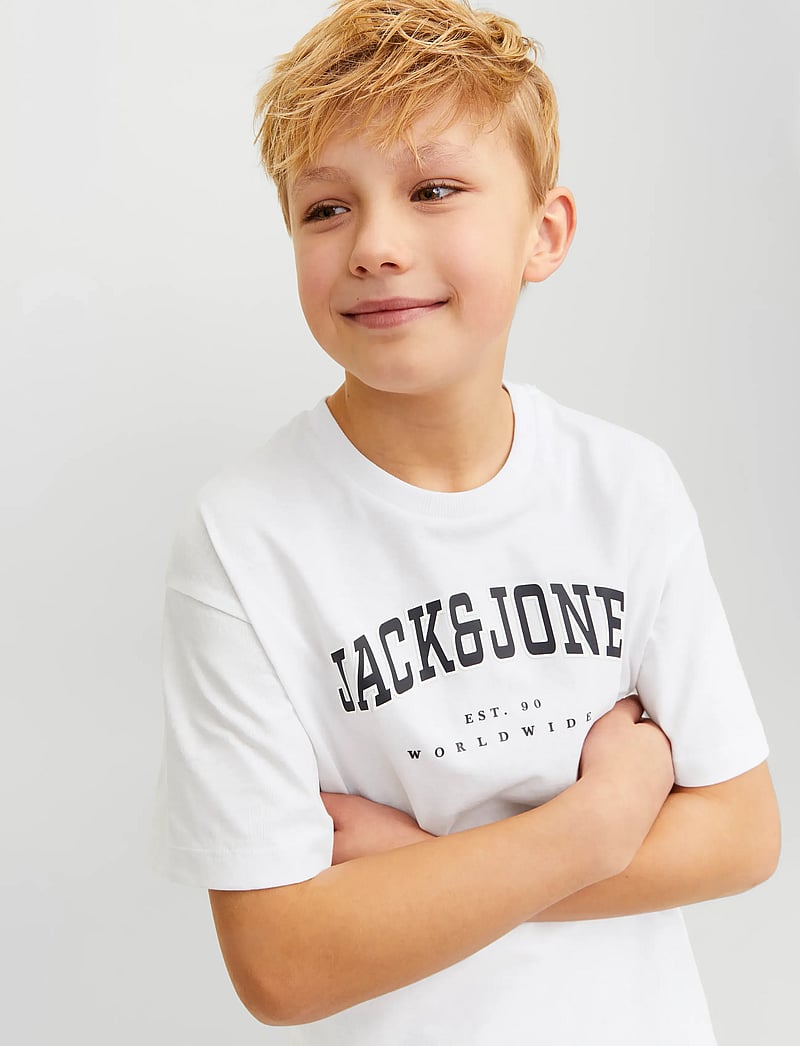 Jack & Jones - JJECALEB VARSITY TEE SS O-NECK NOOS JNR - kortærmede t-shirts - white - 5
