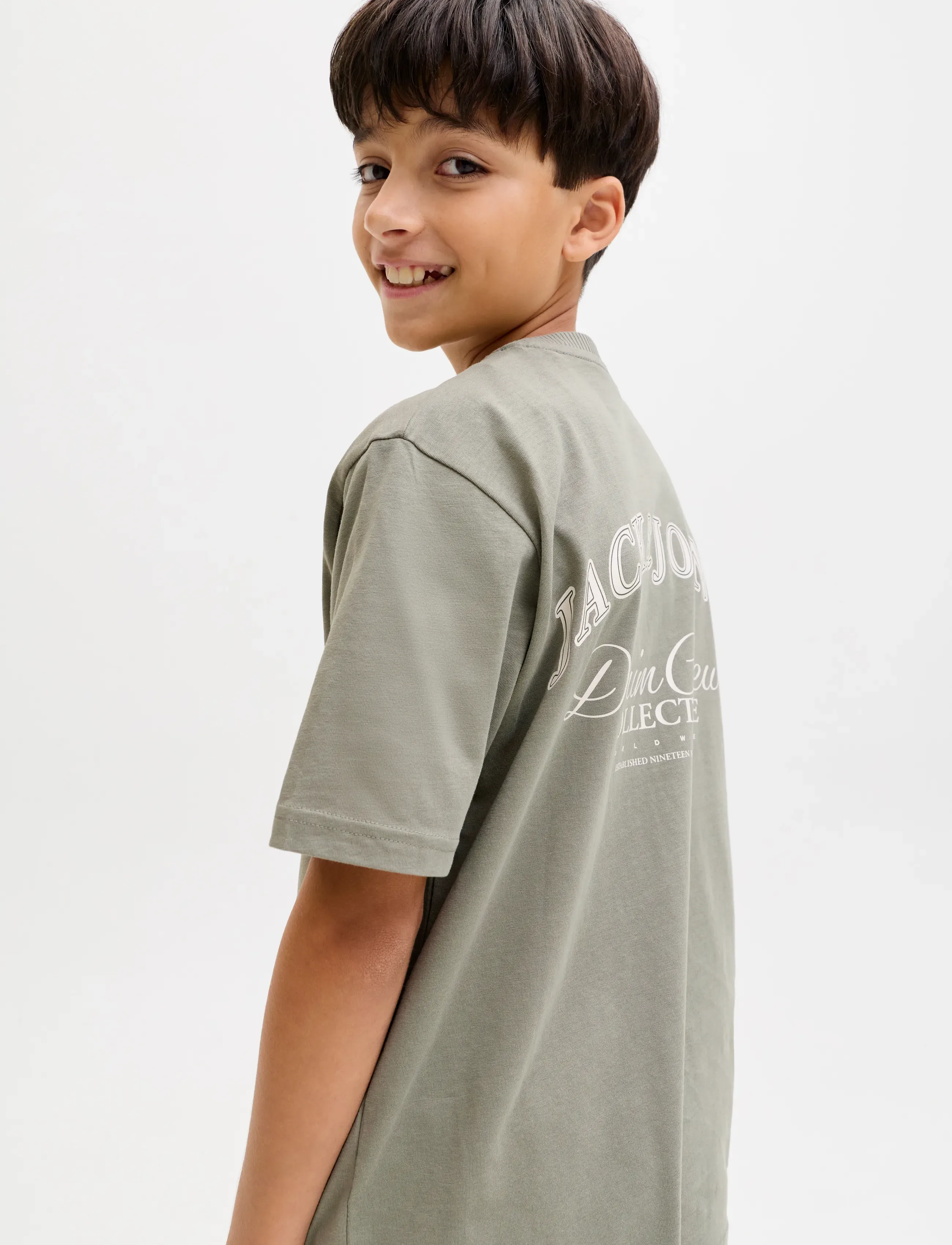 Jack & Jones - JJEBRANDES BACKP RELAXED TEE SS SN JNR - korte mouwen - vetiver - 5