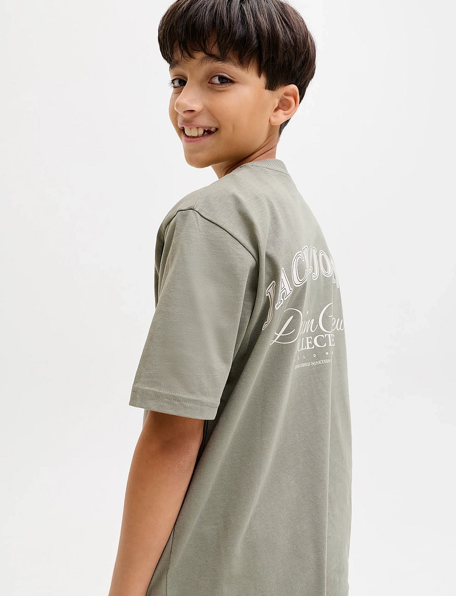 Jack & Jones - JJEBRANDES BACKP RELAXED TEE SS SN JNR - korte mouwen - vetiver - 5
