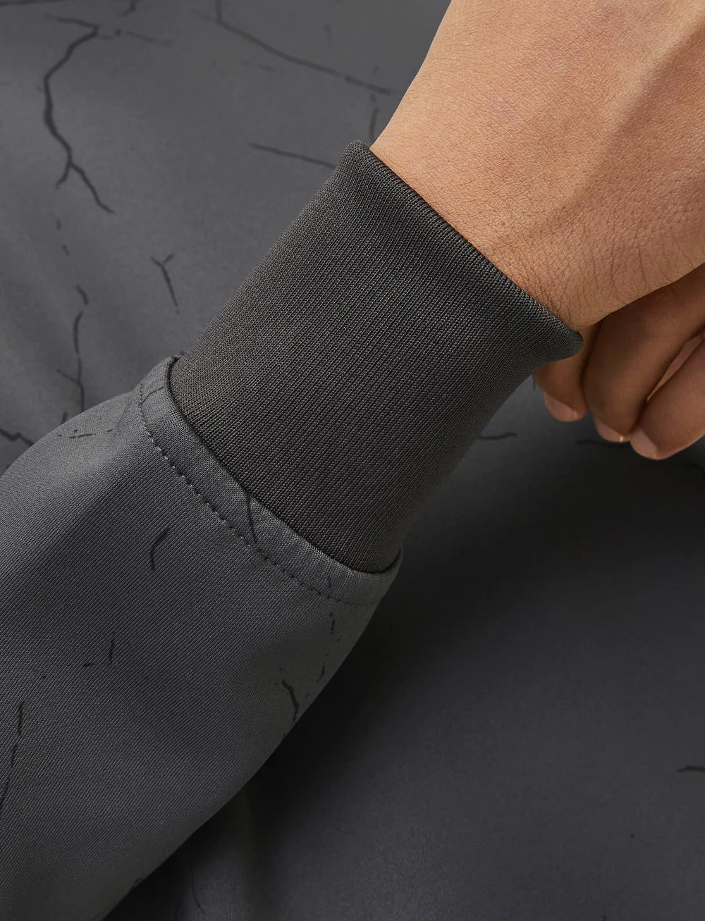 Jack & Jones - JJKEY SPORTY LOOSE AOP SWEAT CREW LN JNR - sporta džemperi - asphalt - 3