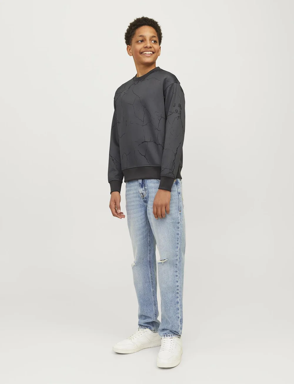 Jack & Jones - JJKEY SPORTY LOOSE AOP SWEAT CREW LN JNR - sporta džemperi - asphalt - 4