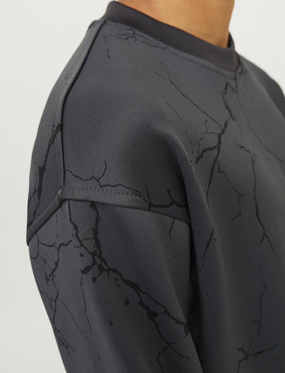 Jack & Jones - JJKEY SPORTY LOOSE AOP SWEAT CREW LN JNR - sporta džemperi - asphalt - 5