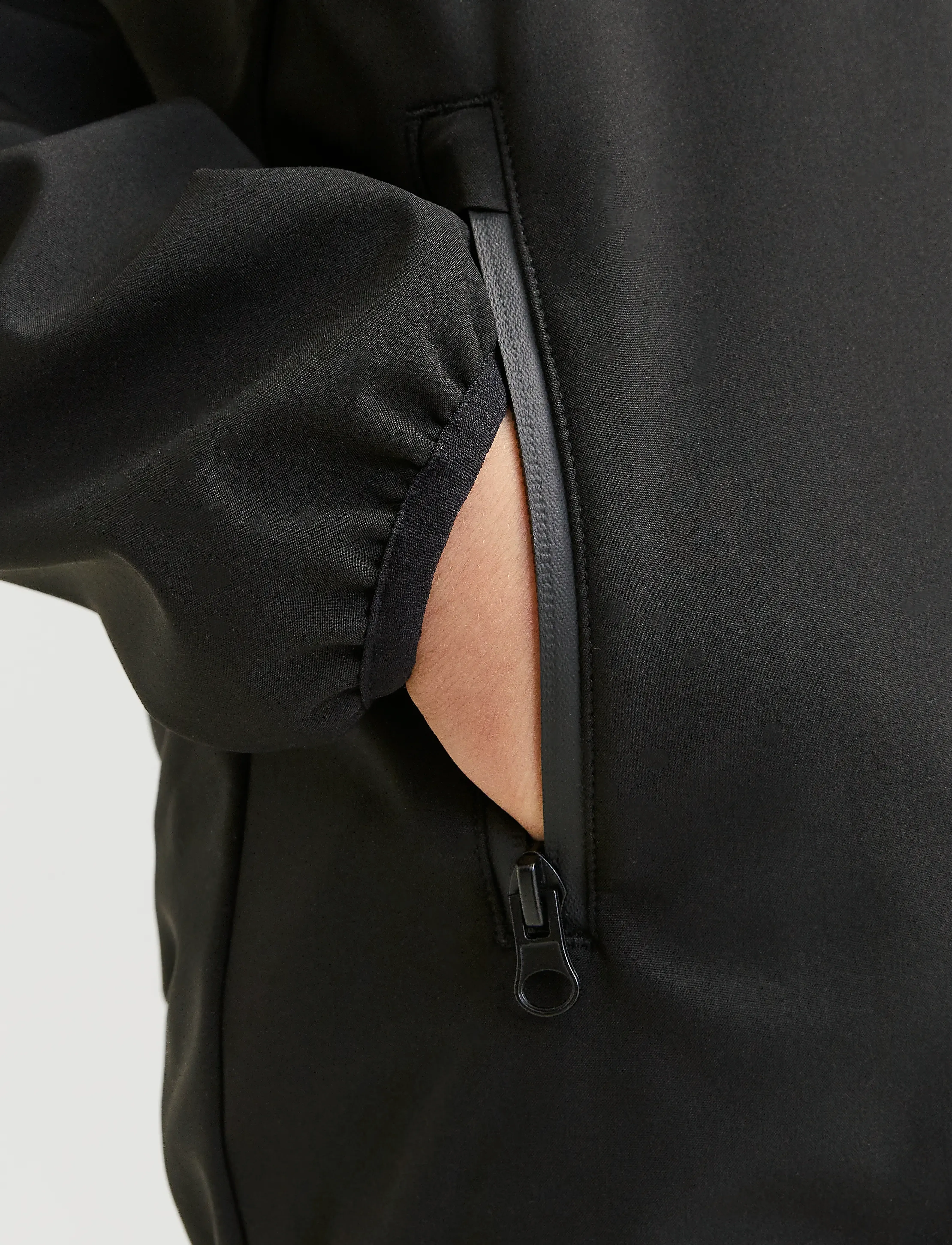 Jack & Jones - JJETHEO SOFTSHELL JACKET NOOS JNR - sügisjakid - black - 4