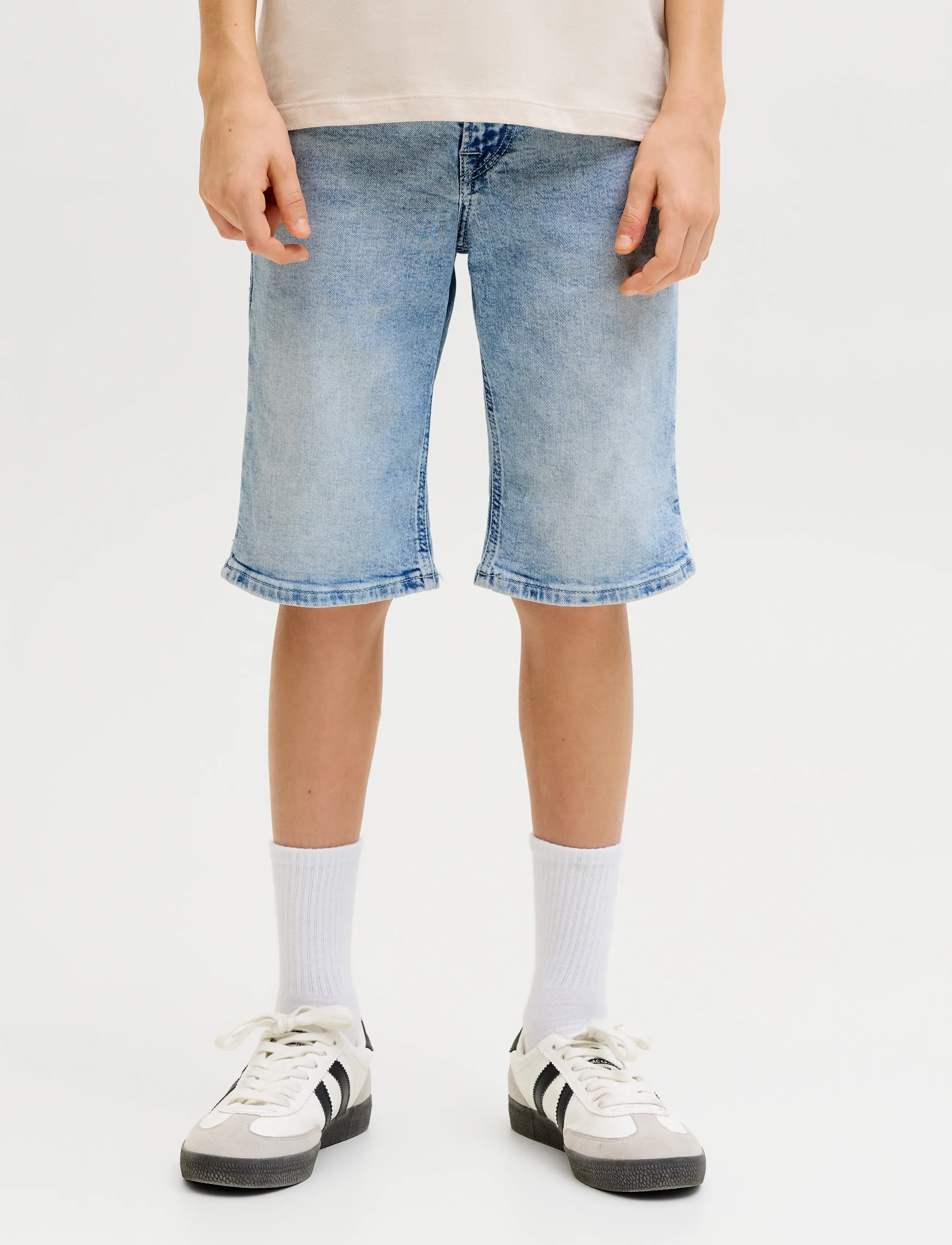 Jack & Jones JJIRICK JJORIGINAL SHORTS AM 360 SN JNR - Denim shorts - LIGHT BLUE DENIM / blue