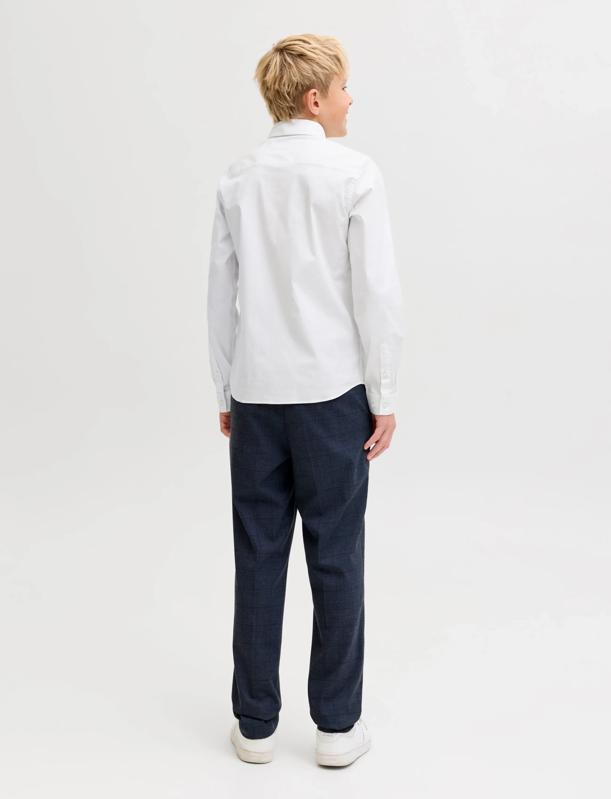 Jack & Jones - JJEAXEL STRETCH SHIRT LS NOOS JNR - skyrtur - white - 2