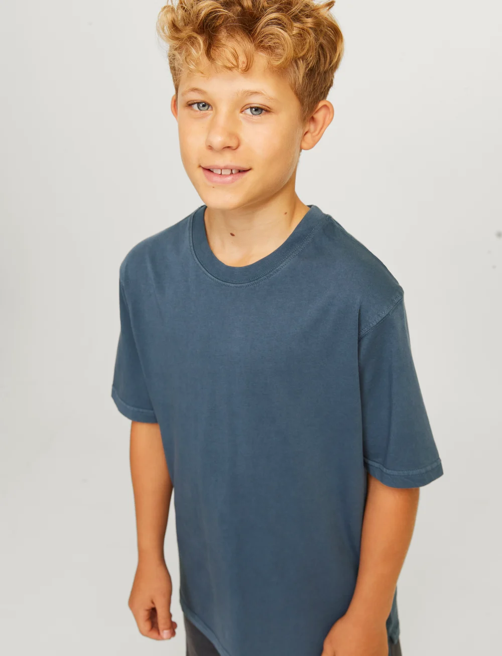 Jack & Jones - JJECHARGE FADED TEE O-NECK SN JNR - lühikeste varrukatega t-särgid - mood indigo - 3