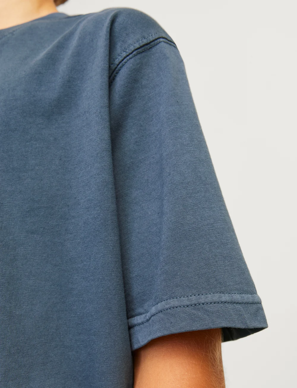 Jack & Jones - JJECHARGE FADED TEE O-NECK SN JNR - lühikeste varrukatega t-särgid - mood indigo - 5