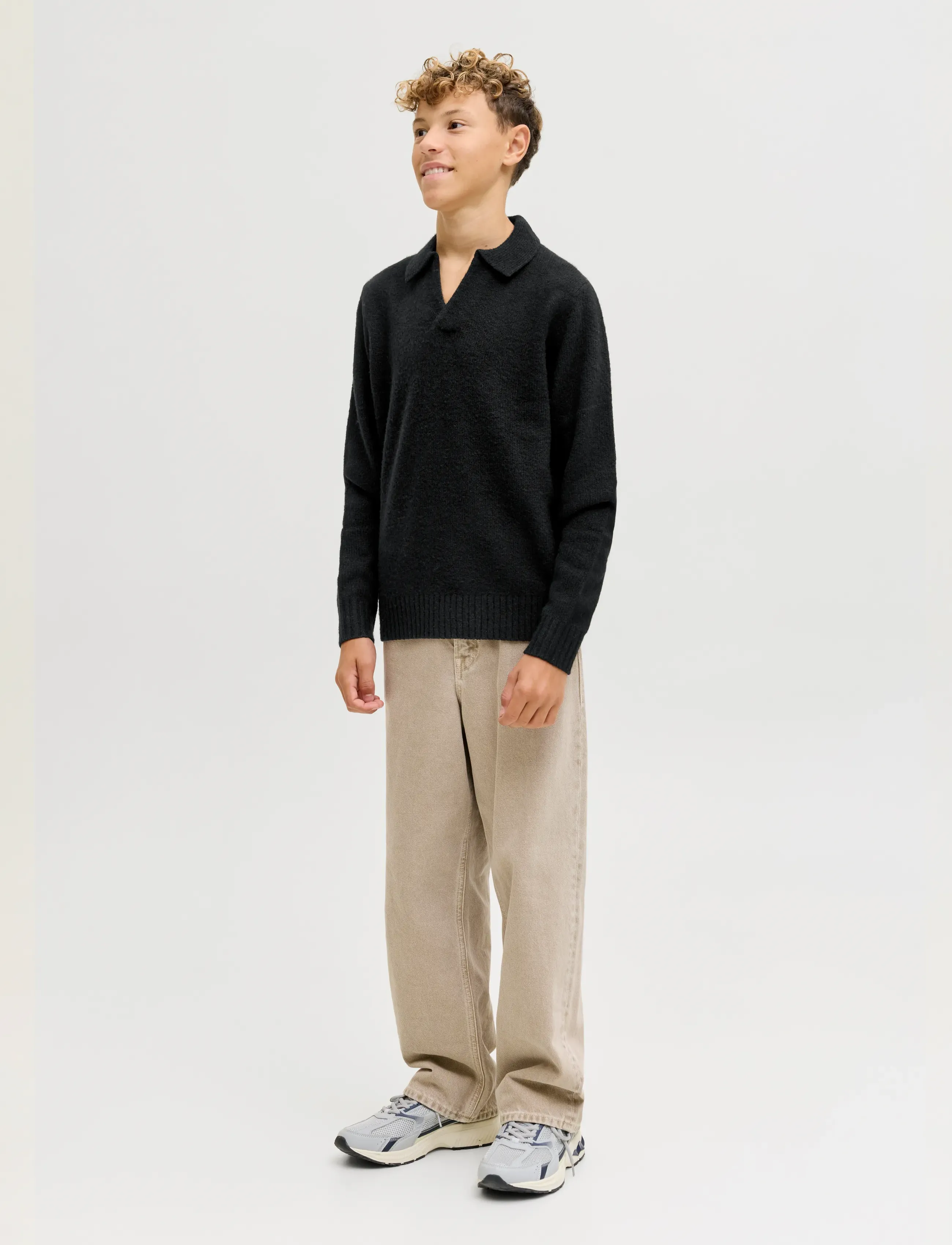 Jack & Jones - JJSOHO OLLIE KNIT SPLIT NECK JNR - langærmede poloer - black - 4