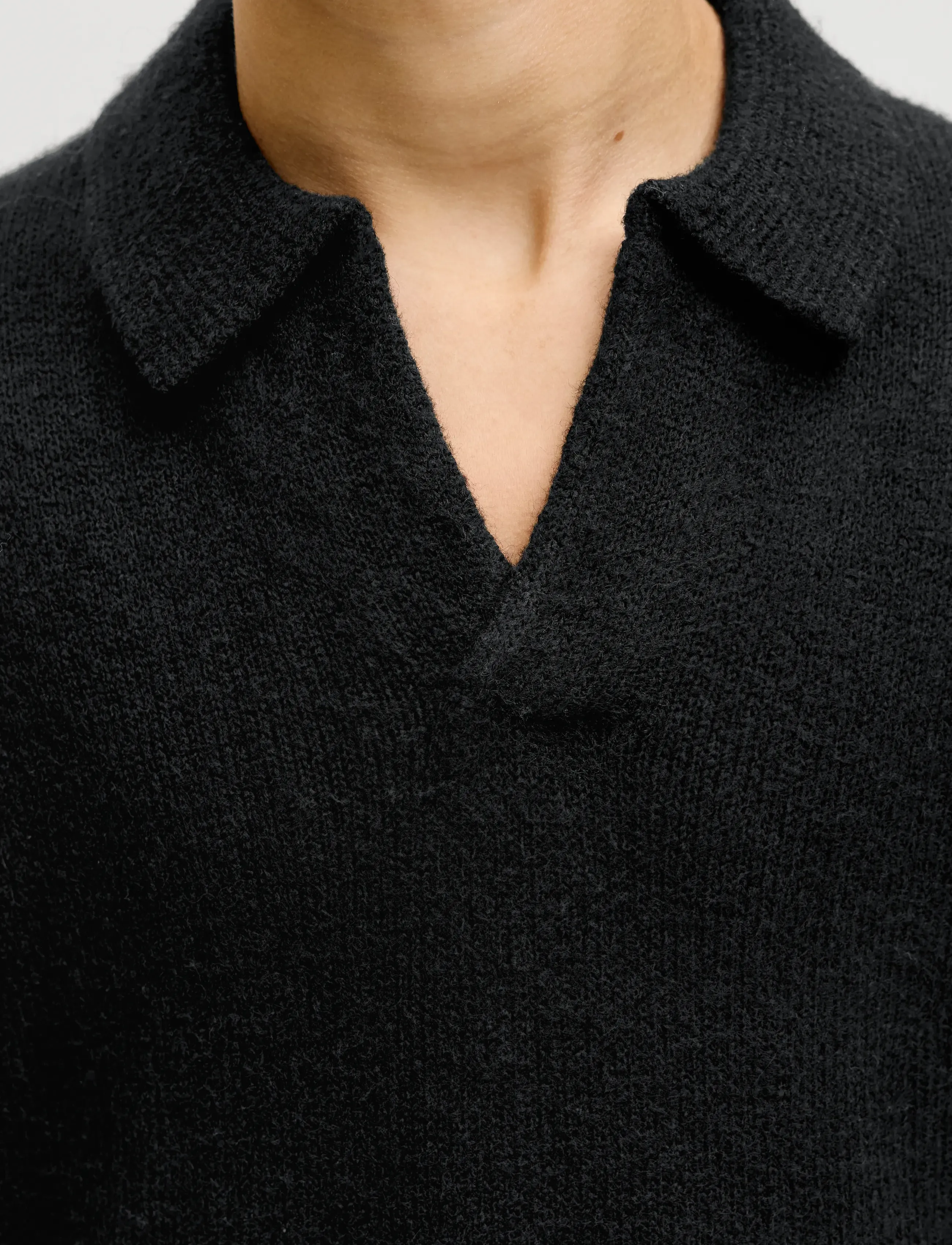 Jack & Jones - JJSOHO OLLIE KNIT SPLIT NECK JNR - langærmede poloer - black - 5