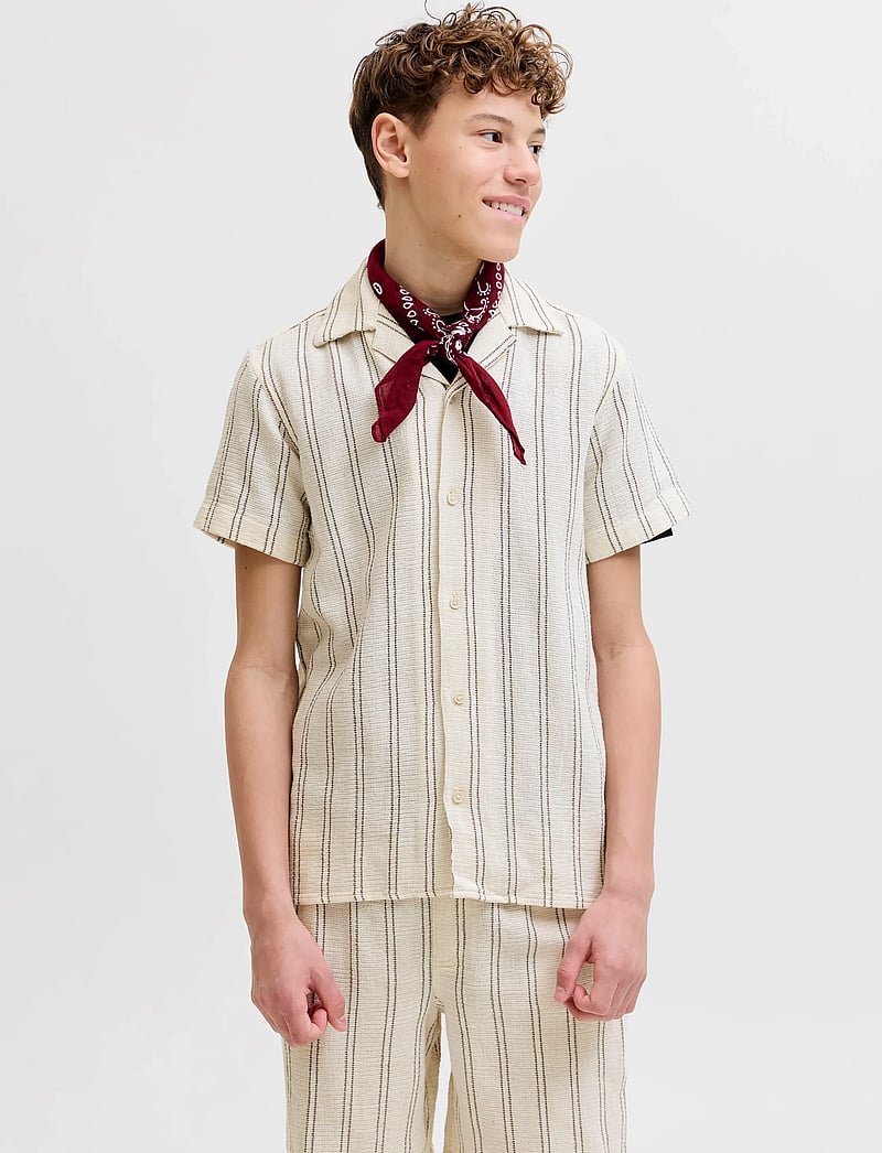 Jack & Jones - JJECOBA STRIPE RESORT SHIRT SS SN JNR - kortärmade skjortor - antique white - 0