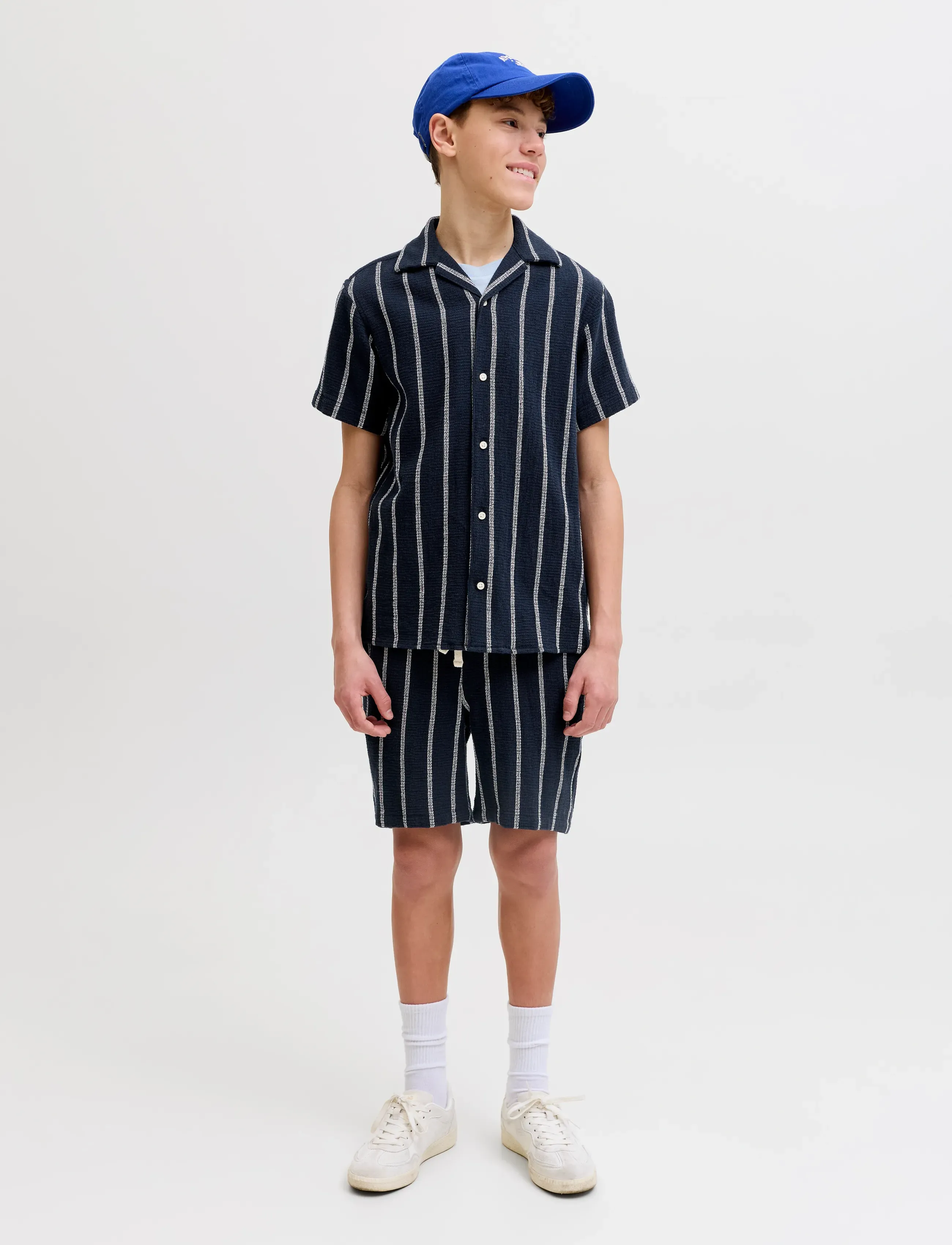 Jack & Jones - JJECOBA STRIPE RESORT SHIRT SS SN JNR - lühikeste varrukatega särgid - sky captain - 3
