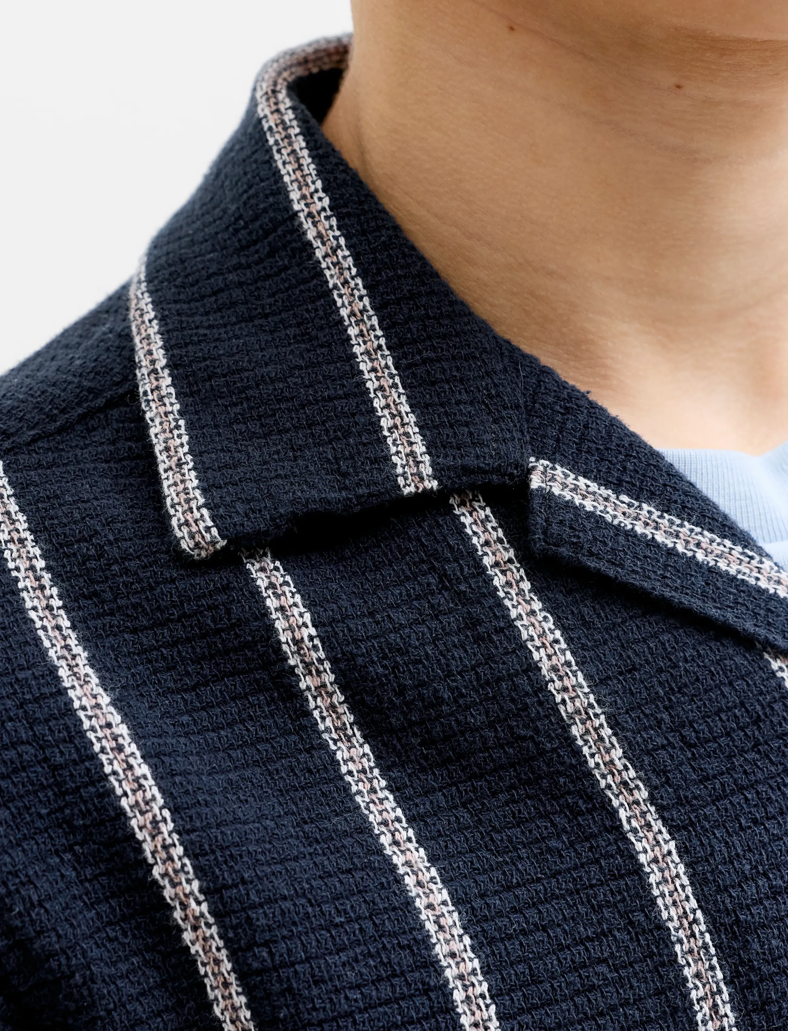 Jack & Jones - JJECOBA STRIPE RESORT SHIRT SS SN JNR - lühikeste varrukatega särgid - sky captain - 4