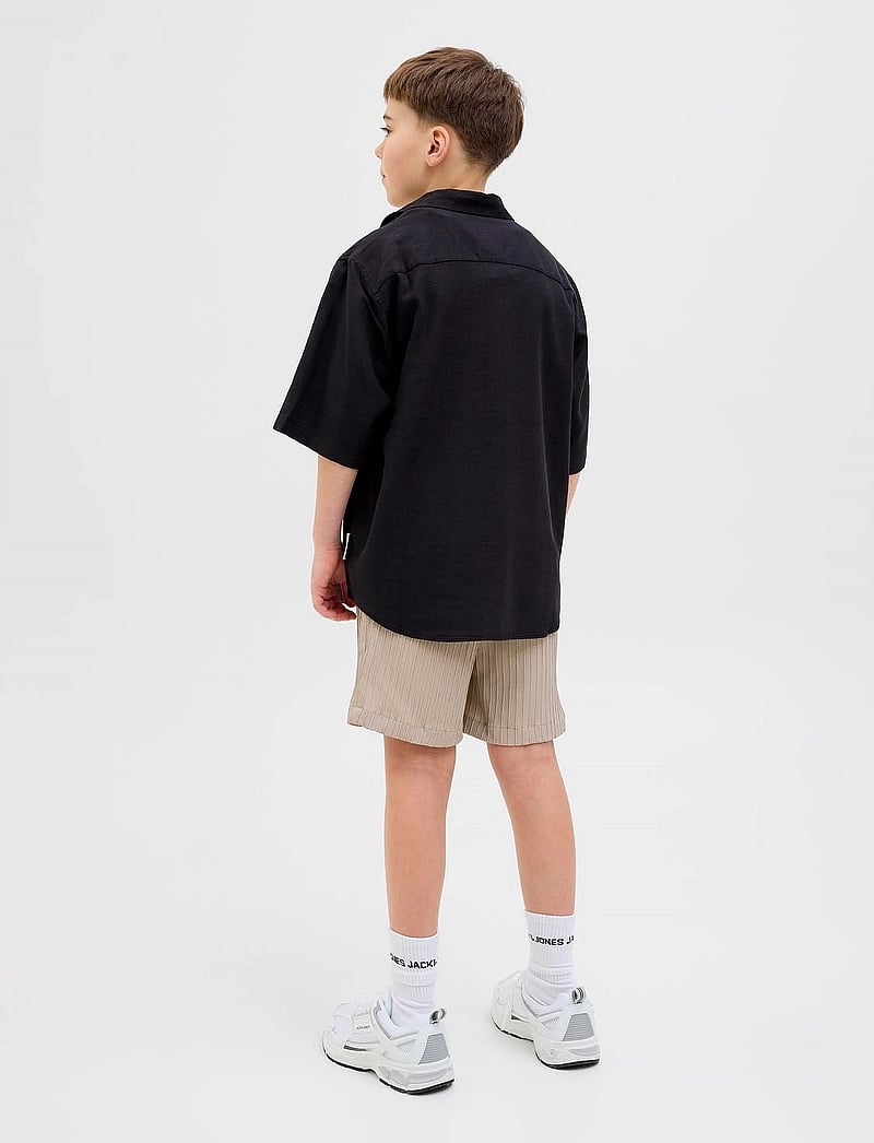 Jack & Jones - JORPAROS OVERSIZED SHIRT SS JNR - kurzärmlige hemden - black - 4