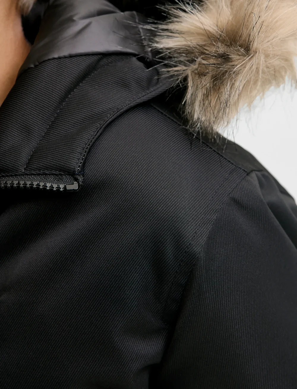 Jack & Jones - JJCHARLIE DETACHABLE FAUX FUR PARK JNR - daunen- und steppjacken - black - 3