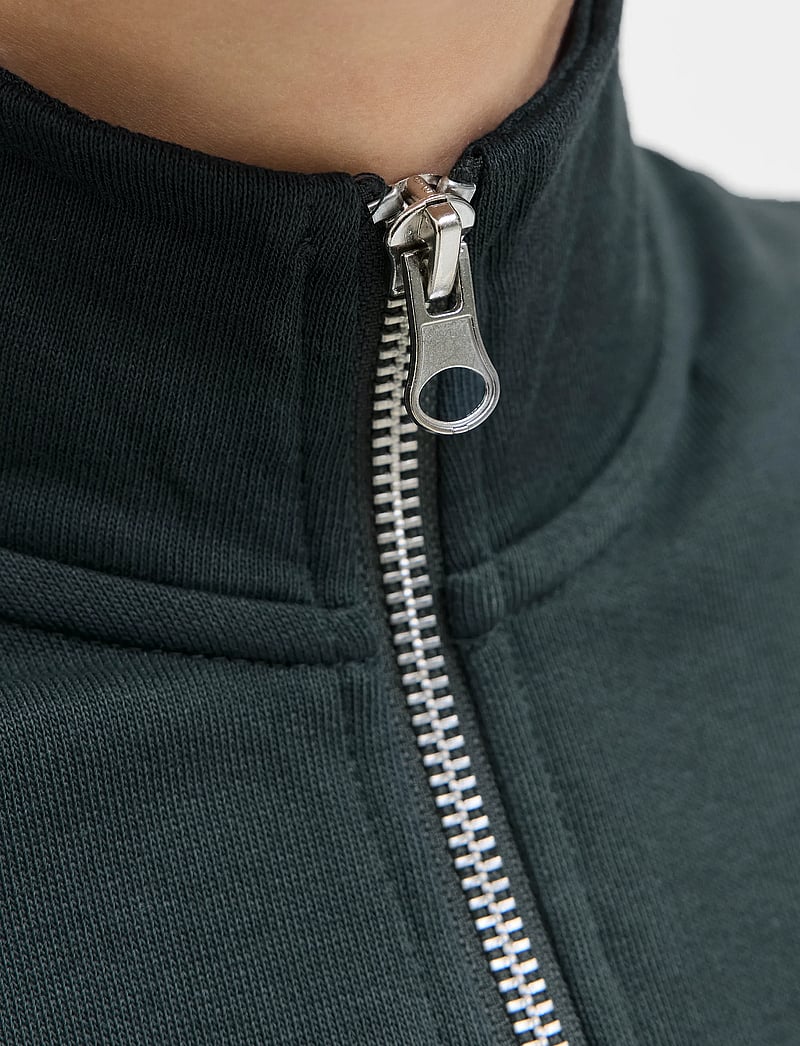 Jack & Jones - JORNORREBRO EMB SWEAT HIGH NECK JNR - sweatshirts - forest river - 4