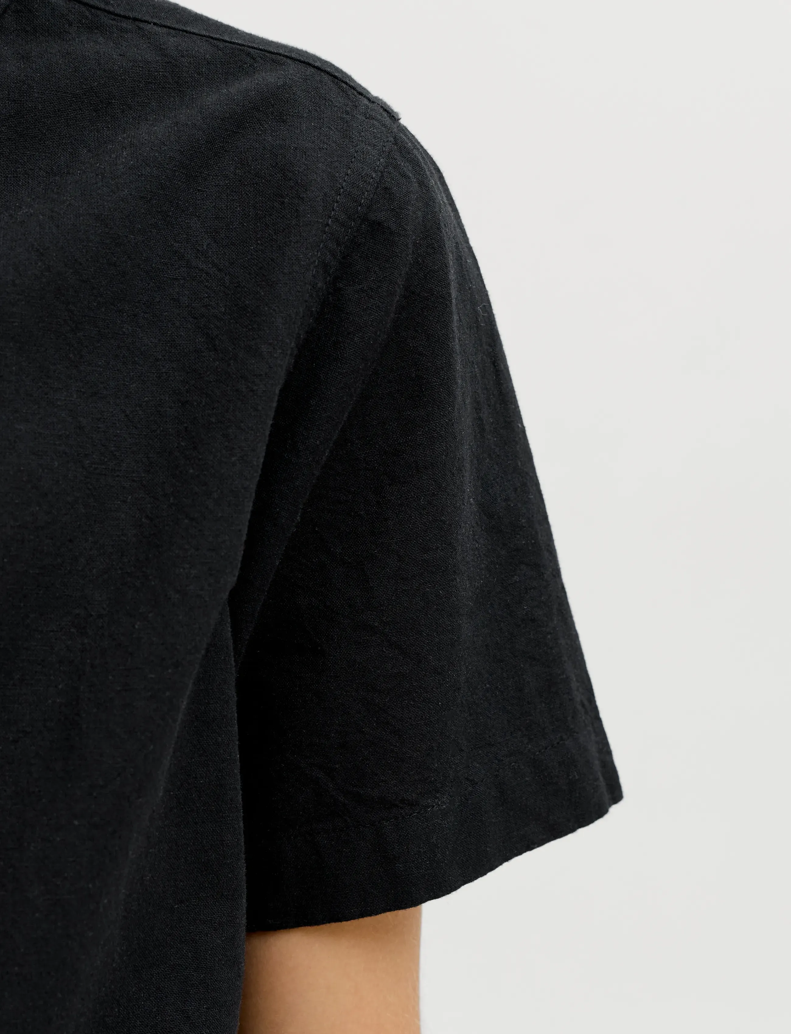 Jack & Jones - JJEBREEZE LINEN BLEND SHIRT S/S SN JNR - kortærmede skjorter - black - 4