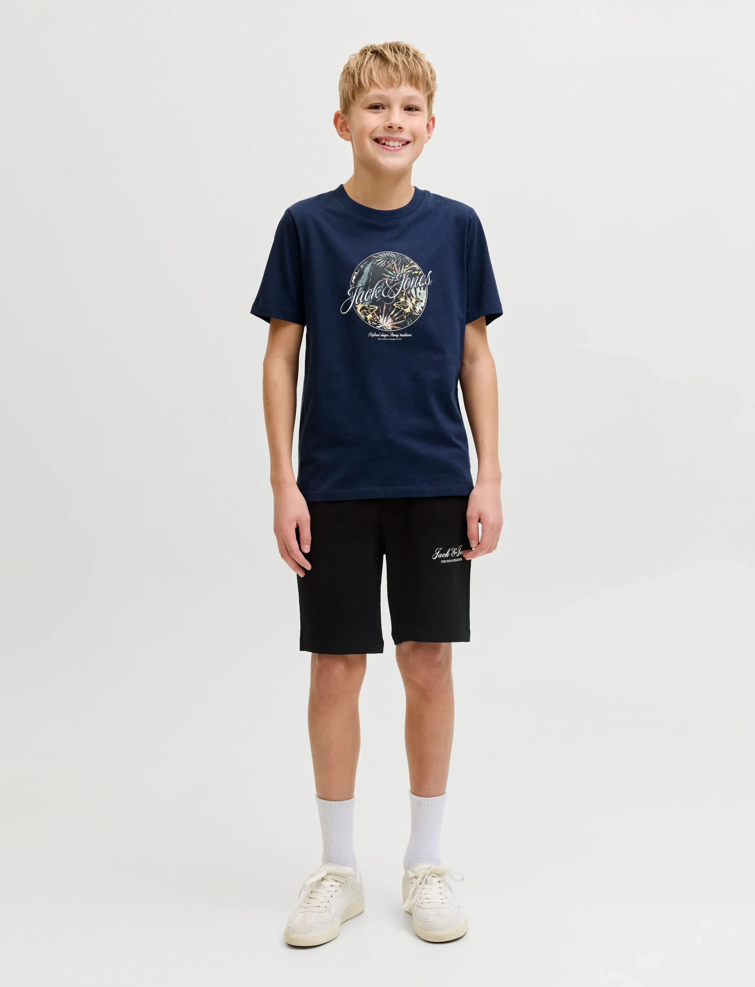 Jack & Jones - JPSTGORDON ARCHIVE SWEAT SHORTS MID JNR - sweatshorts - black - 4