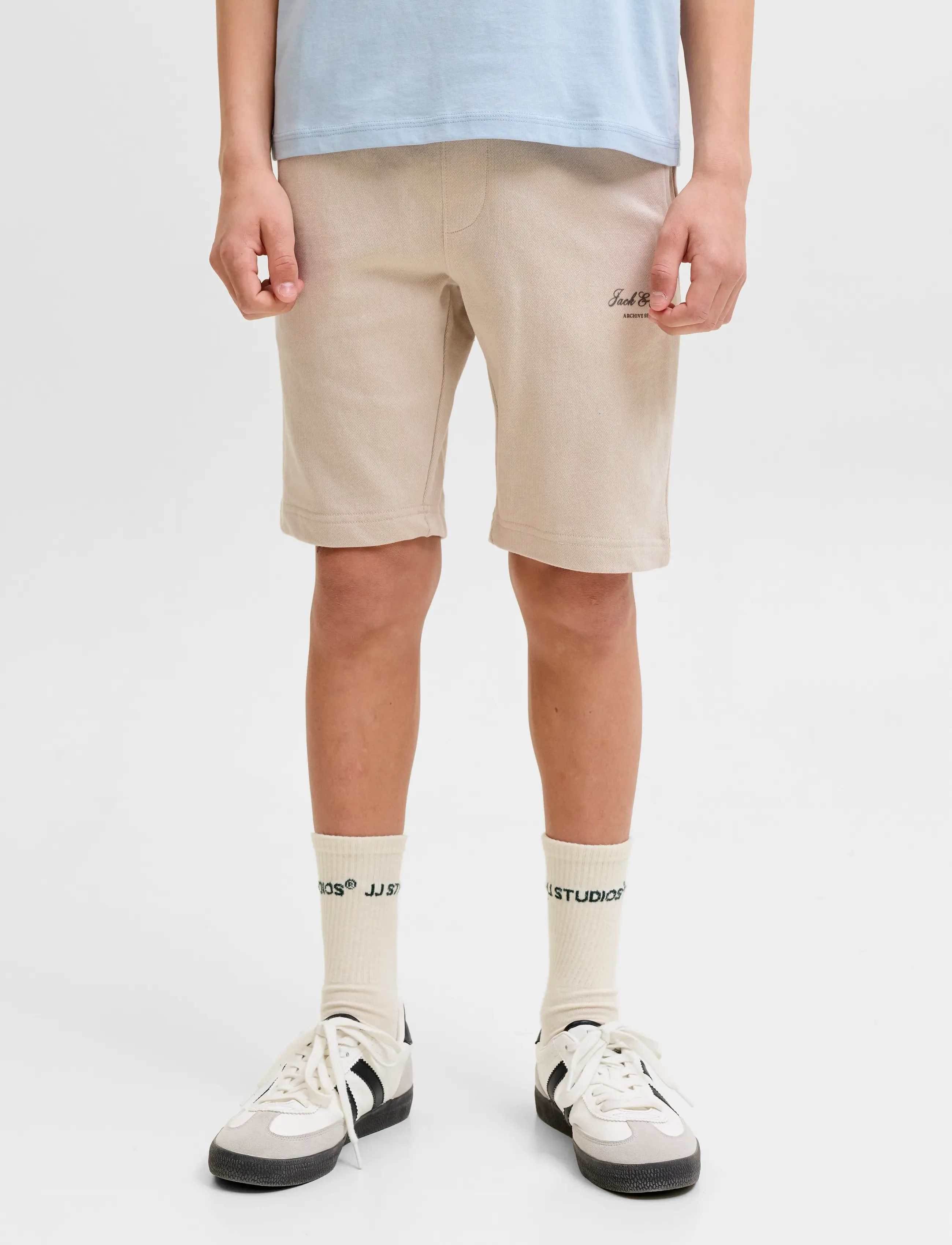 Jack & Jones JPSTGORDON ARCHIVE SWEAT SHORTS MID JNR - Shorts - MOONBEAM / beige
