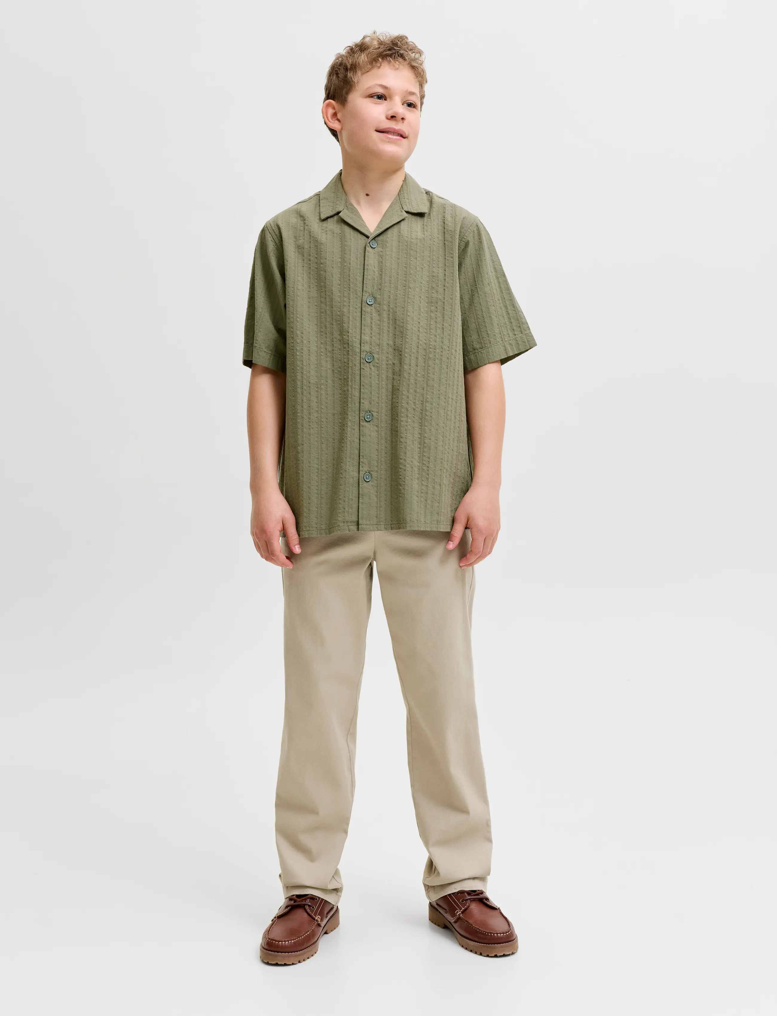 Jack & Jones - JJETYSON RESORT SHIRT SS JNR - kurzärmlige hemden - vetiver - 3