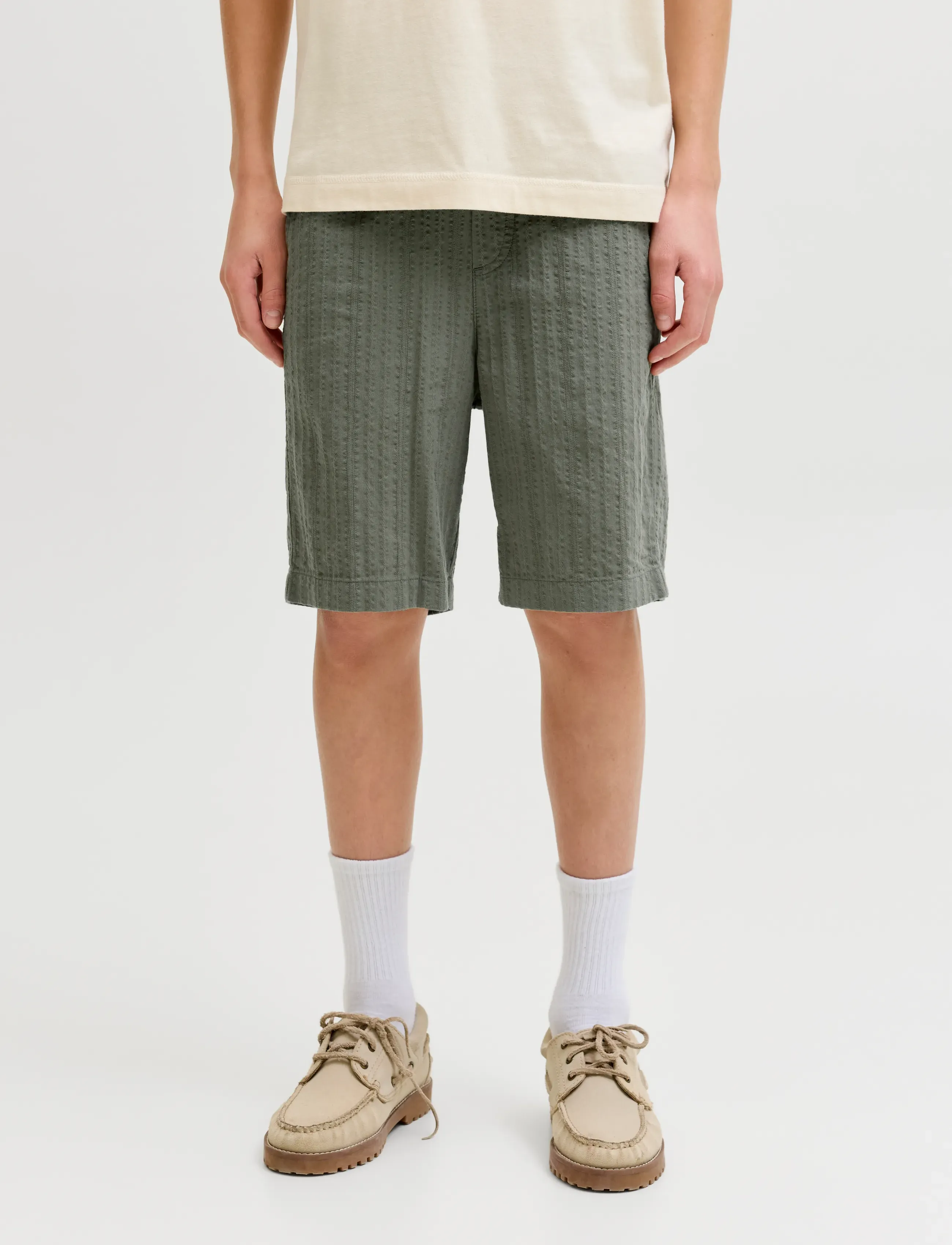 Jack & Jones JPSTJAIDEN TYSON JOGGER SHORT JNR - Shorts - VETIVER / khaki/green