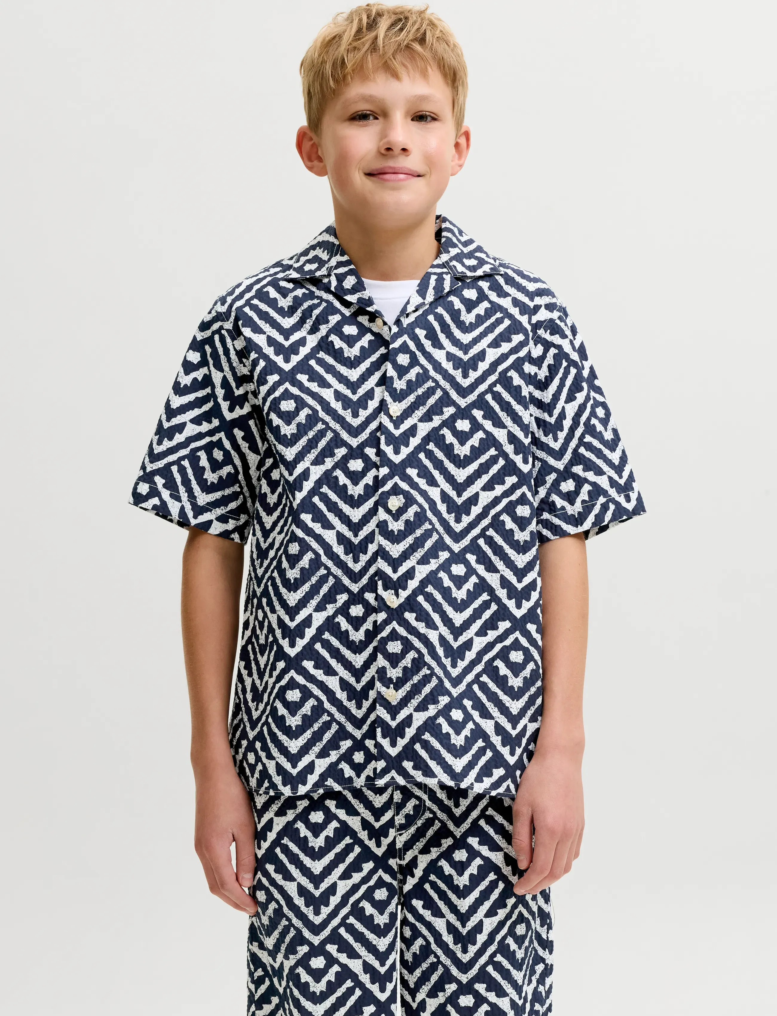 Jack & Jones JJMILO SEERSUCKER RESORT SHIRT SS JNR - Oberteile - SKY CAPTAIN / navy