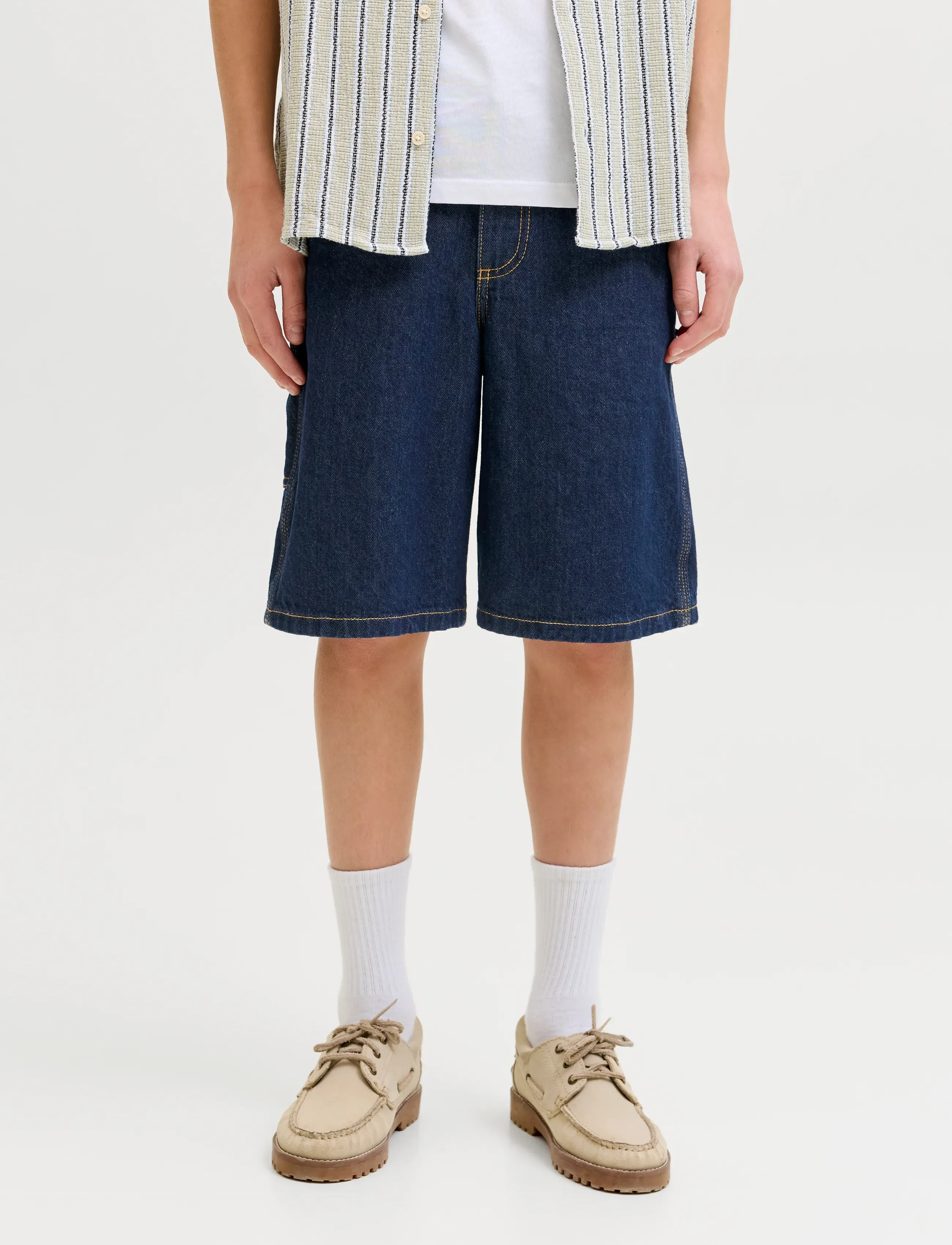 Jack & Jones JJIALEX JJCARPENTER SHORTS NS 830 JNR - Jeansshorts - MEDIUM BLUE DENIM / black