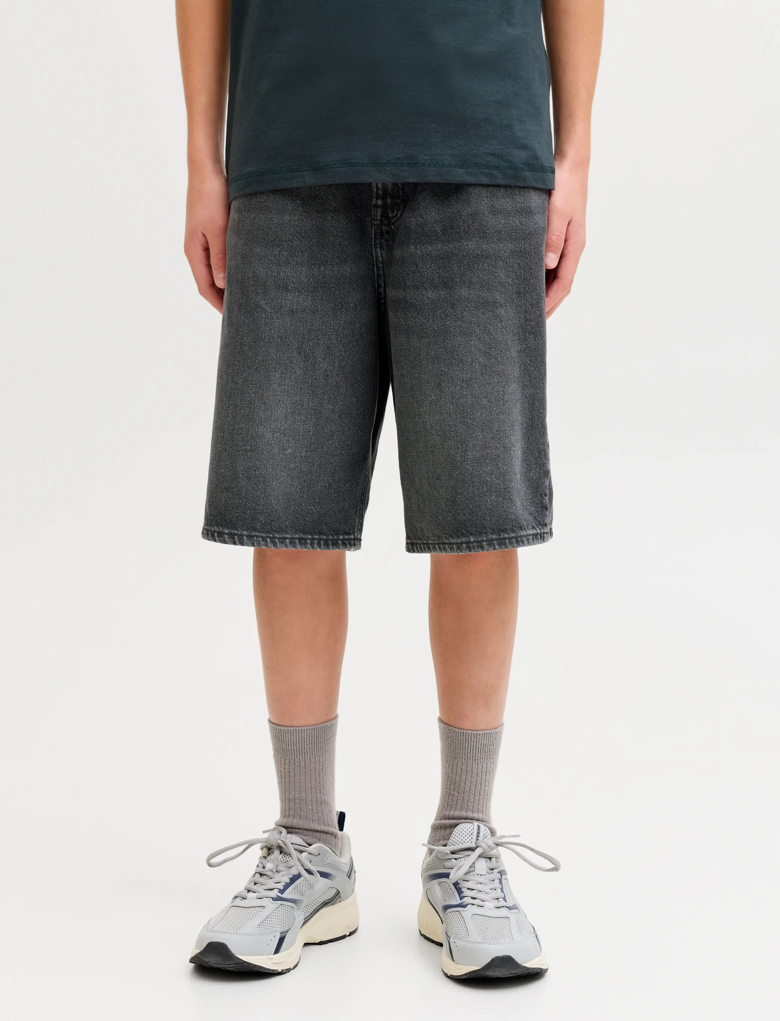 Jack & Jones JJIALEX JJORIGINAL SHORTS SQ 175 SN JNR - Denim shorts - BLACK DENIM / black