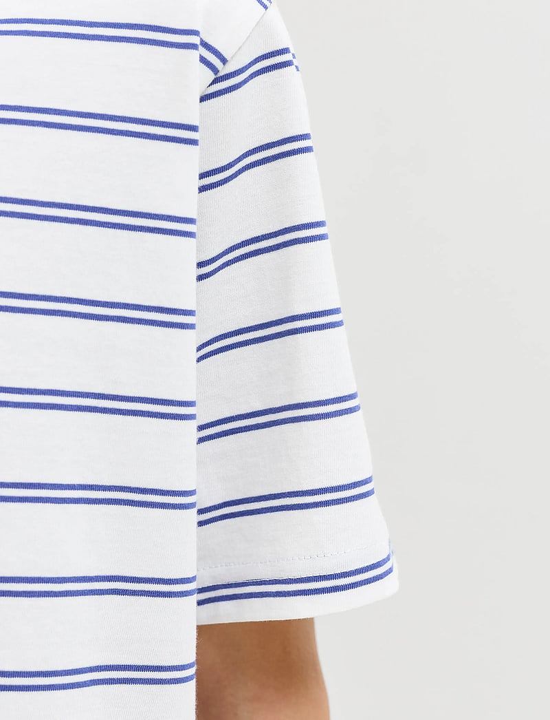 Jack & Jones - JORNORREBRO STRIPE TEE SS CN JNR - stutterma bolir - cloud dancer - 4