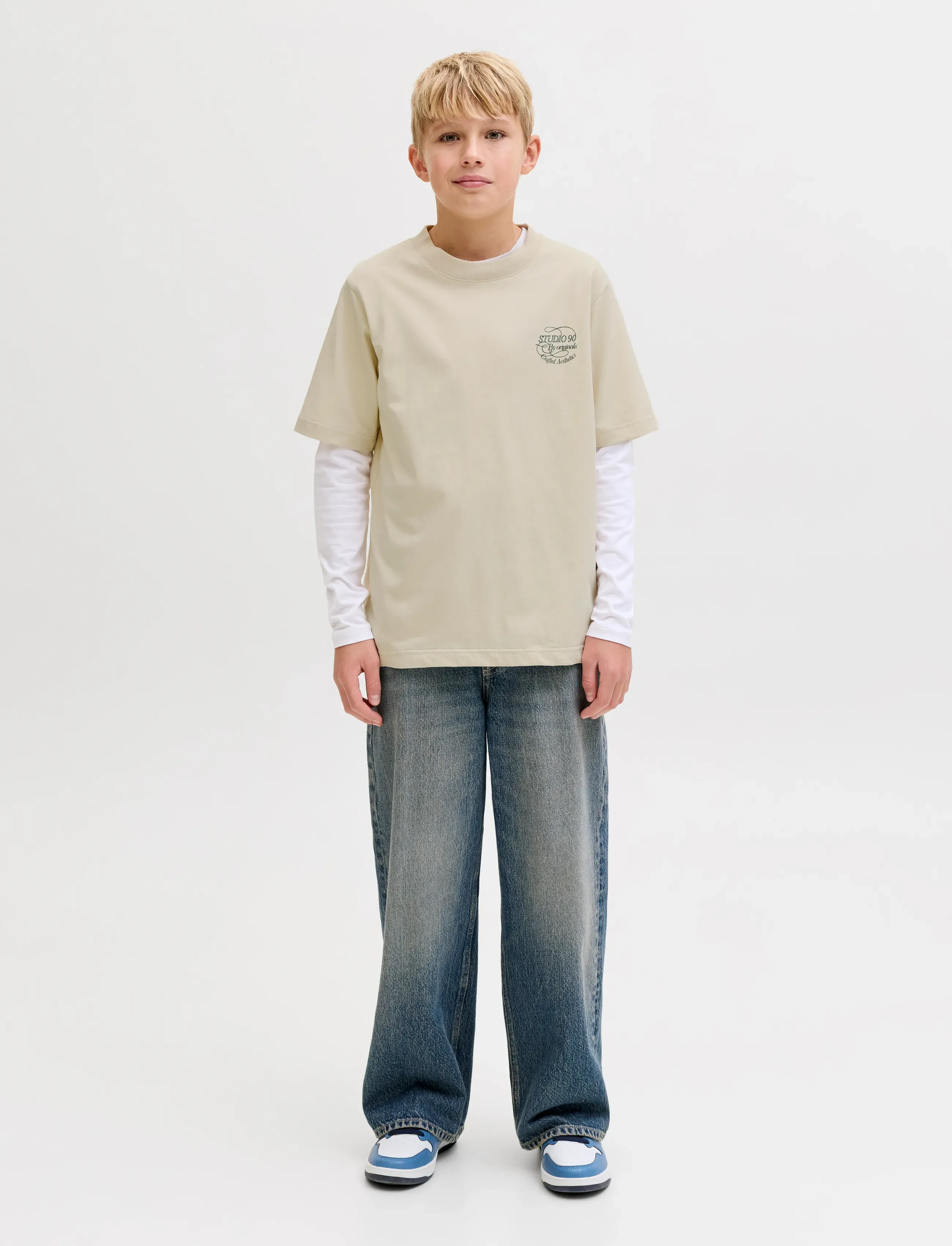 Jack & Jones - JORNIAGARA TYPO TEE SS CREW NECK JNR - kortærmede t-shirts - antique white - 4