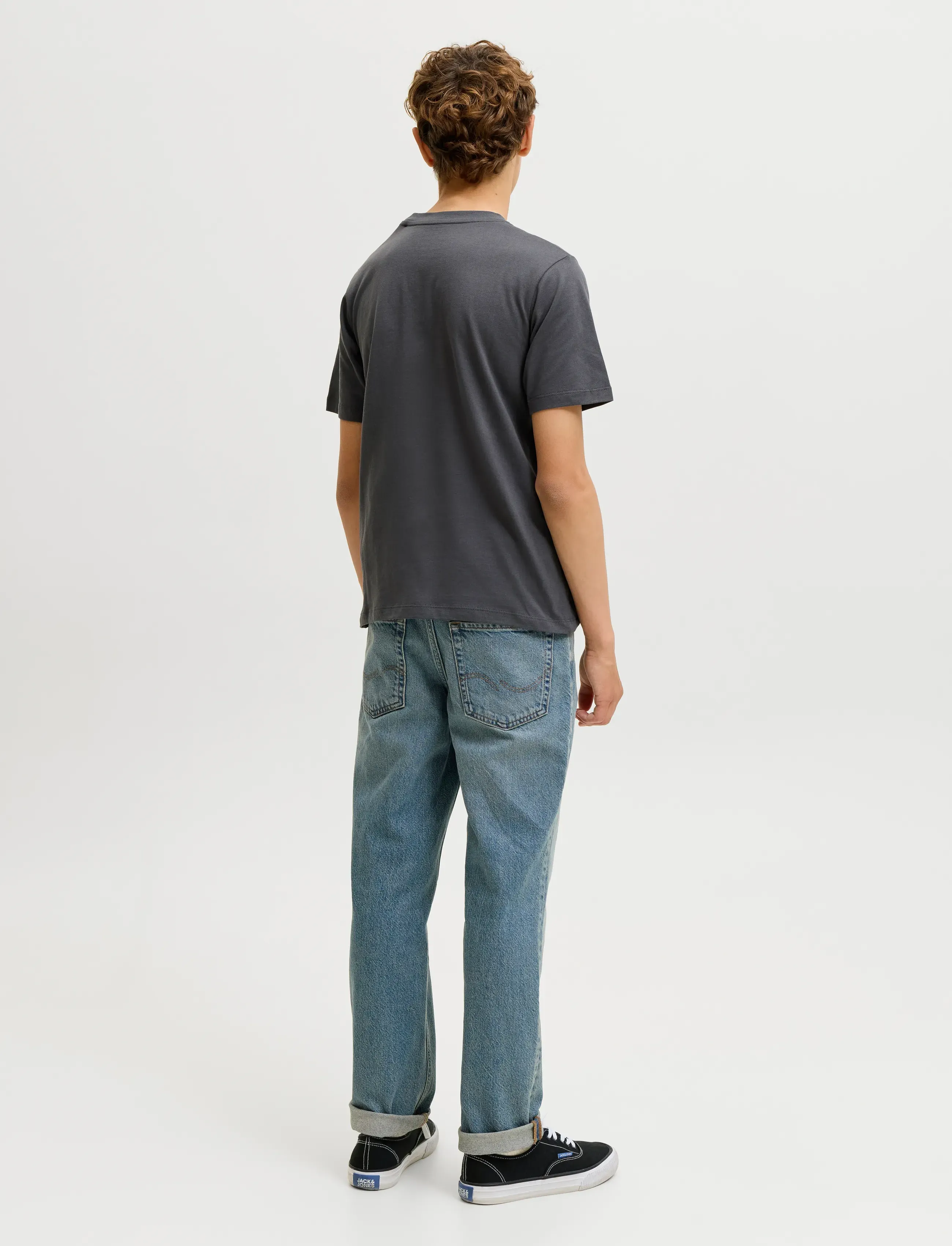 Jack & Jones - JJEARCHIVE GRAPHIC TEE SS ONECK NOOS JNR - lühikeste varrukatega t-särgid - asphalt - 2