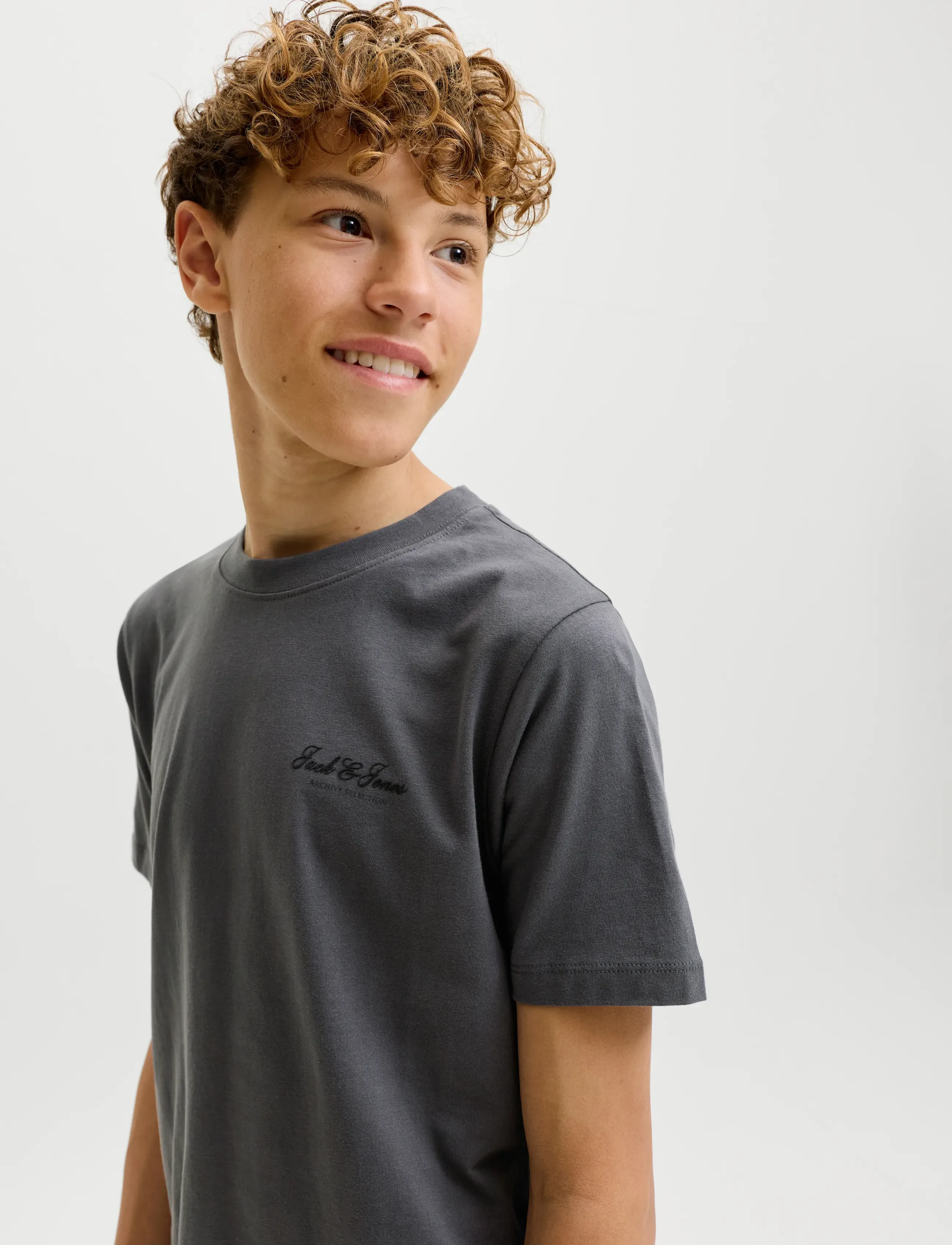 Jack & Jones - JJEARCHIVE GRAPHIC TEE SS ONECK NOOS JNR - lühikeste varrukatega t-särgid - asphalt - 5