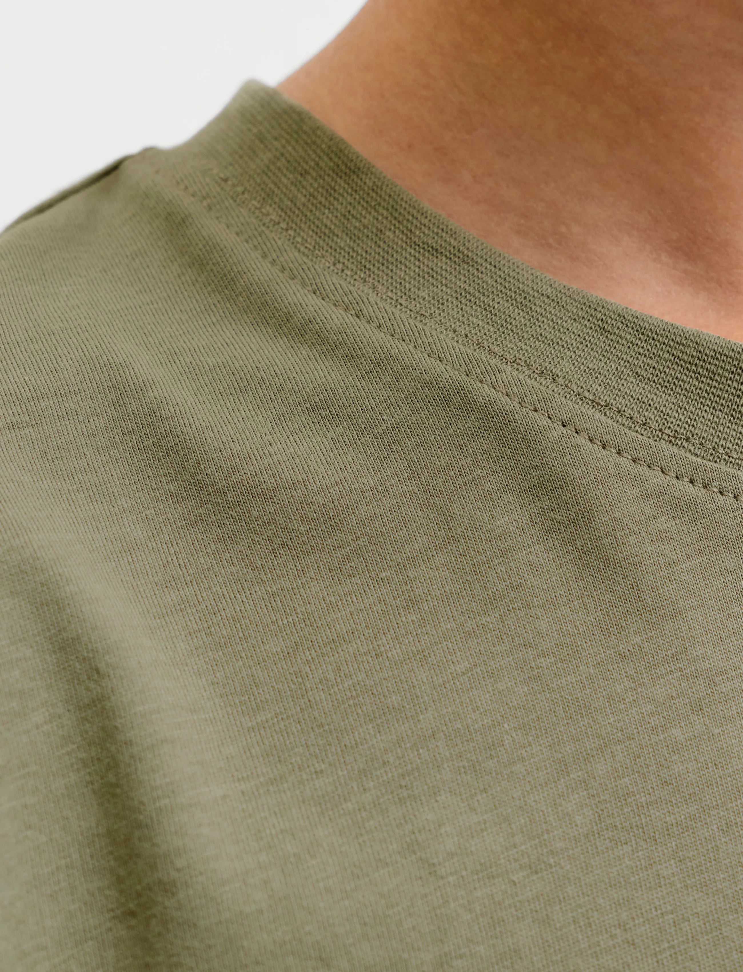 Jack & Jones - JJEARCHIVE GRAPHIC TEE SS ONECK NOOS JNR - lühikeste varrukatega t-särgid - vetiver - 4