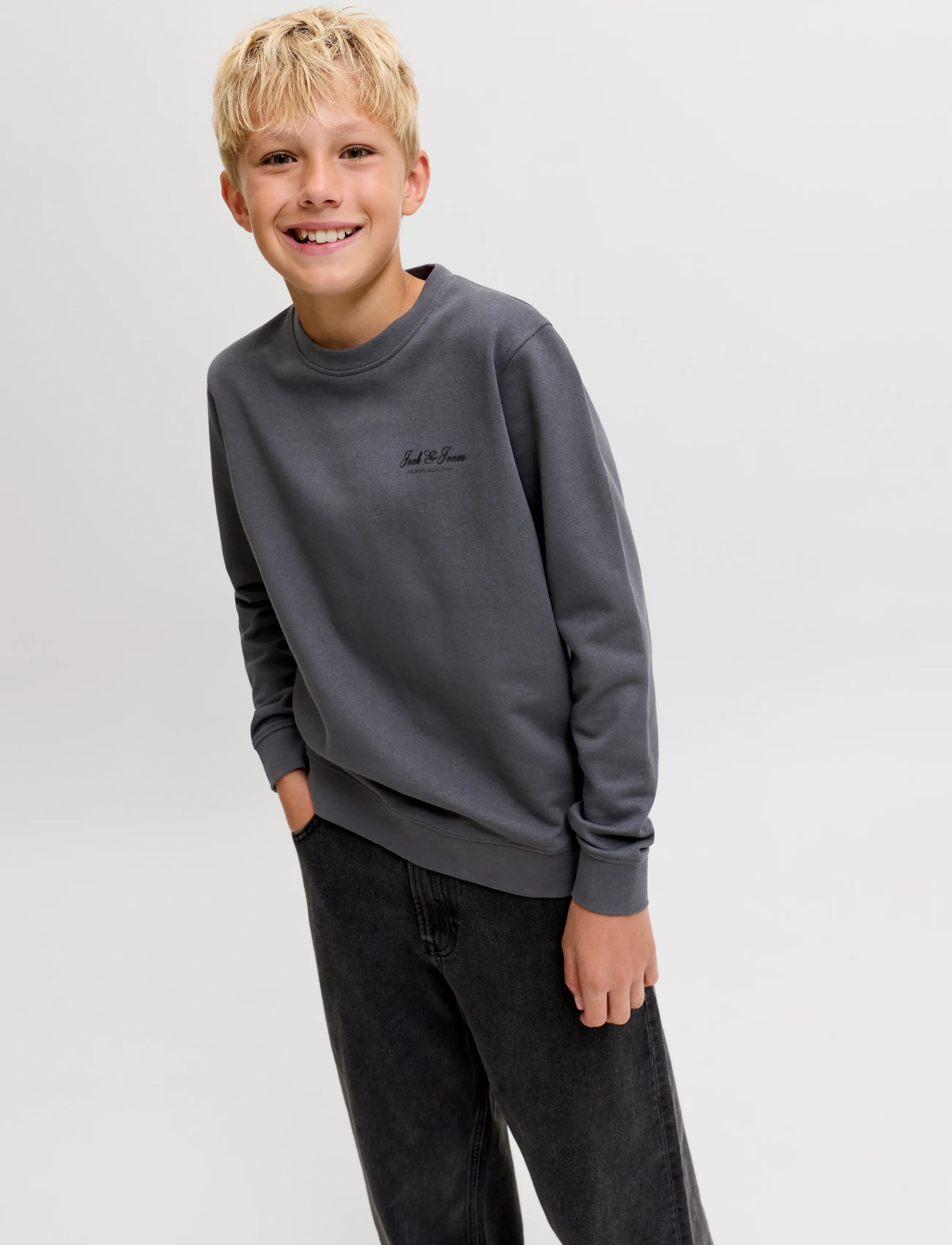Jack & Jones - JJEARCHIVE GRAPHIC SWEAT CN SN JNR - sweatshirts - asphalt - 4