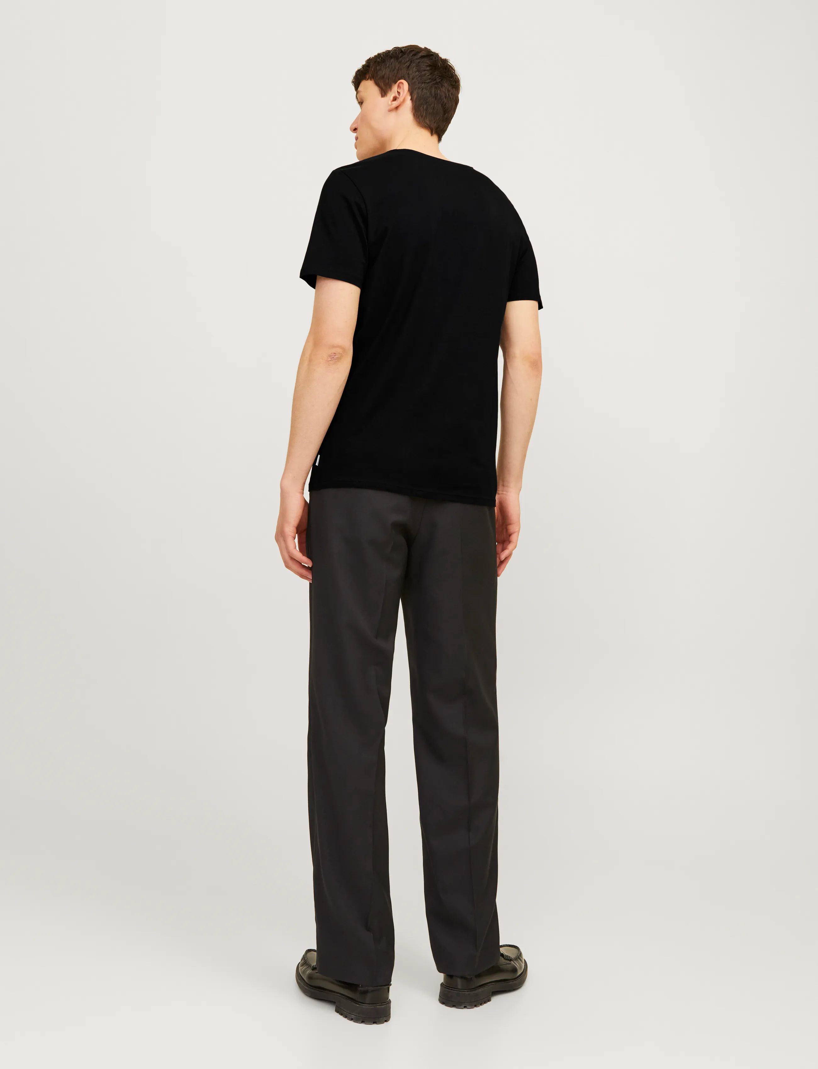 Jack & Jones - JACBASIC V-NECK TEE SS 2 PACK NOOS - black - 4
