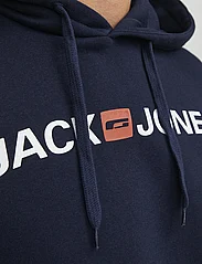 Jack & Jones - JJECORP OLD LOGO SWEAT HOOD NOOS - de laveste prisene - navy blazer - 3