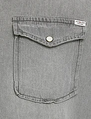 Jack & Jones - JJESHERIDAN SHIRT L/S NOOS - jeansskjortor - light grey denim - 4