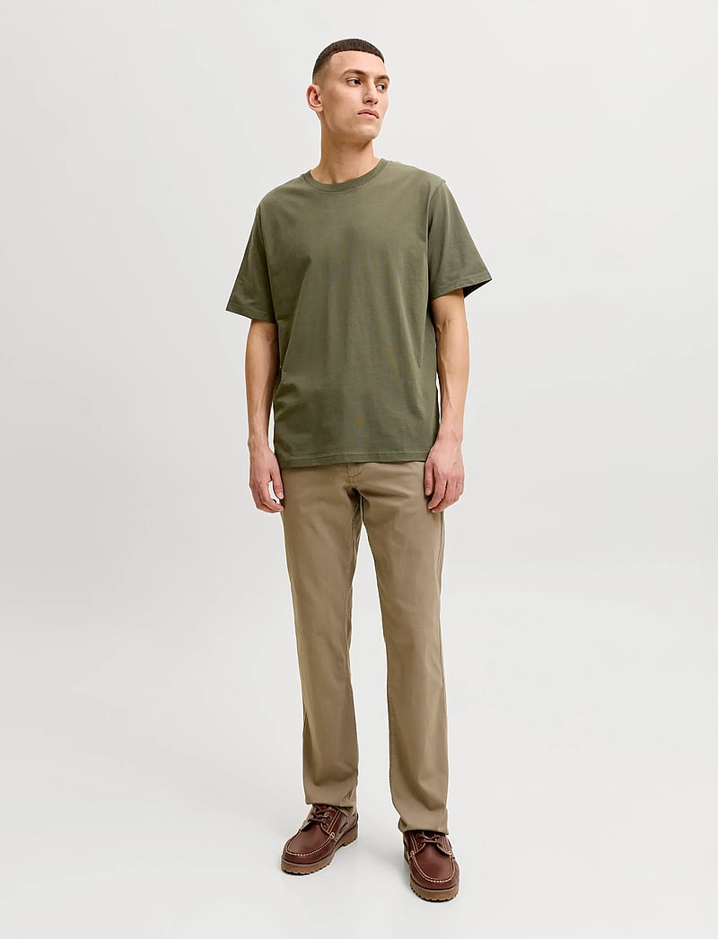 Jack & Jones - JJEORGANIC BASIC TEE SS O-NECK NOOS - kurzärmelig - olive night - 4