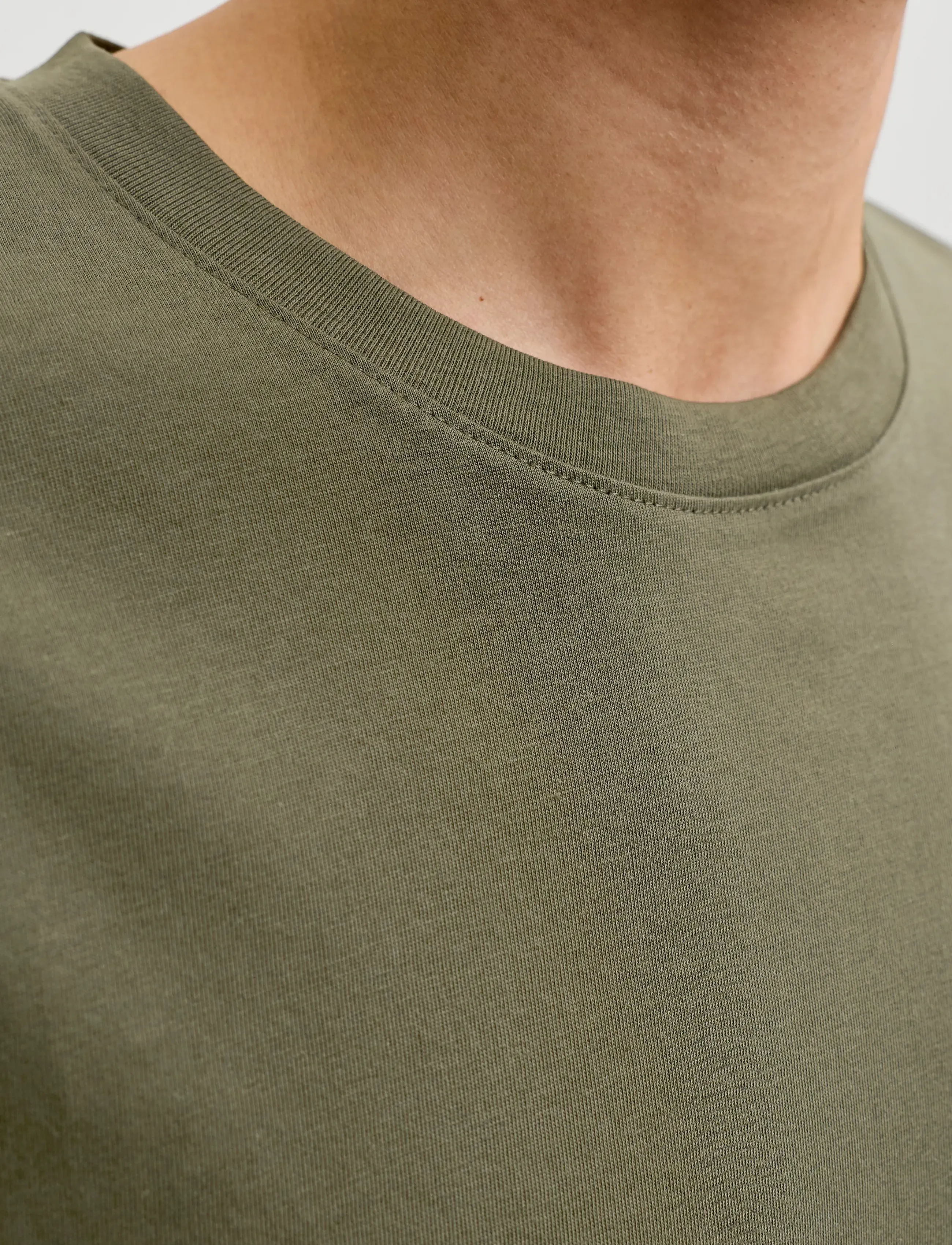 Jack & Jones - JJEORGANIC BASIC TEE SS O-NECK NOOS - short-sleeved t-shirts - olive night - 5