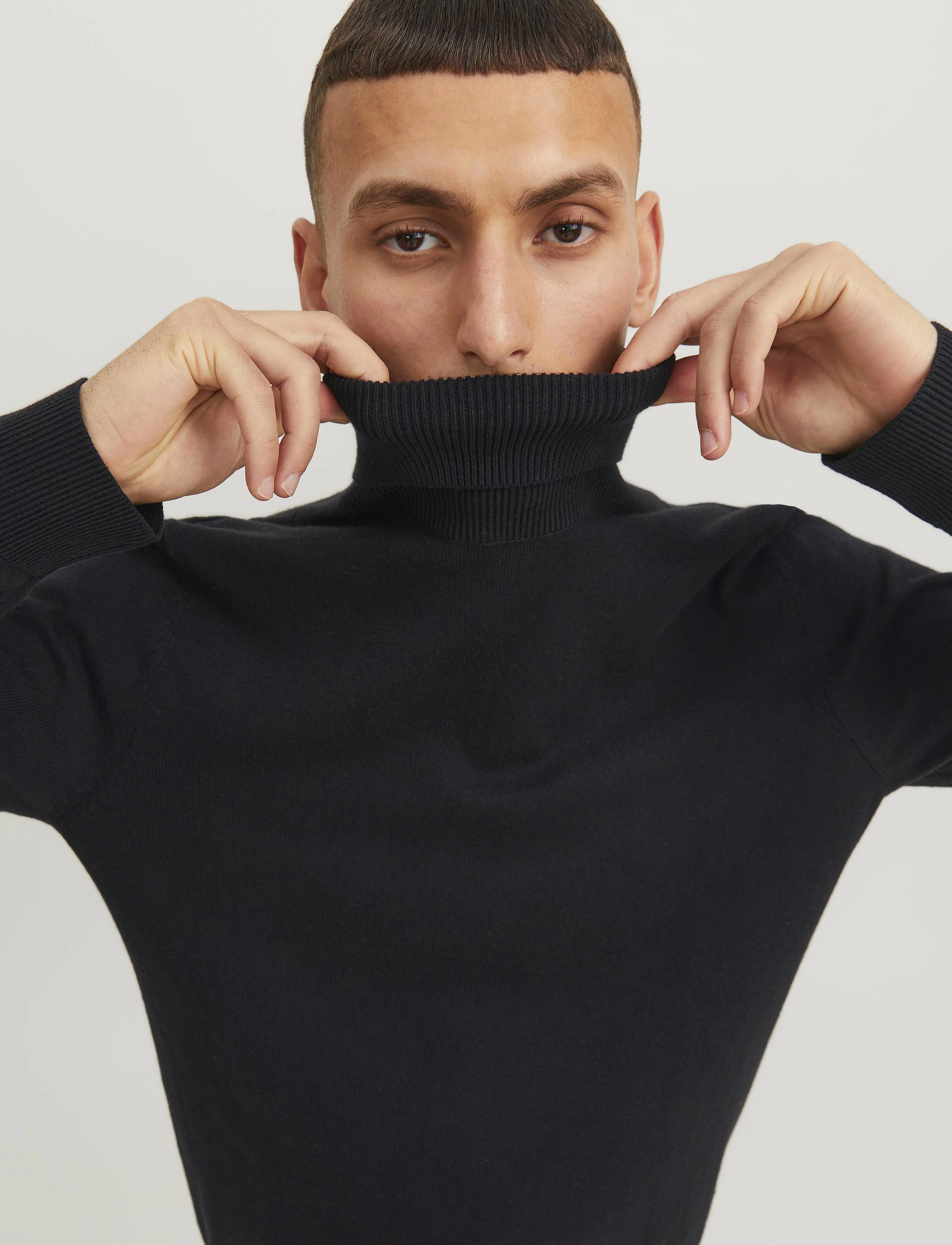 Jack & Jones JJEEMIL KNIT ROLL NECK NOOS - Tänavastiil - BLACK / black