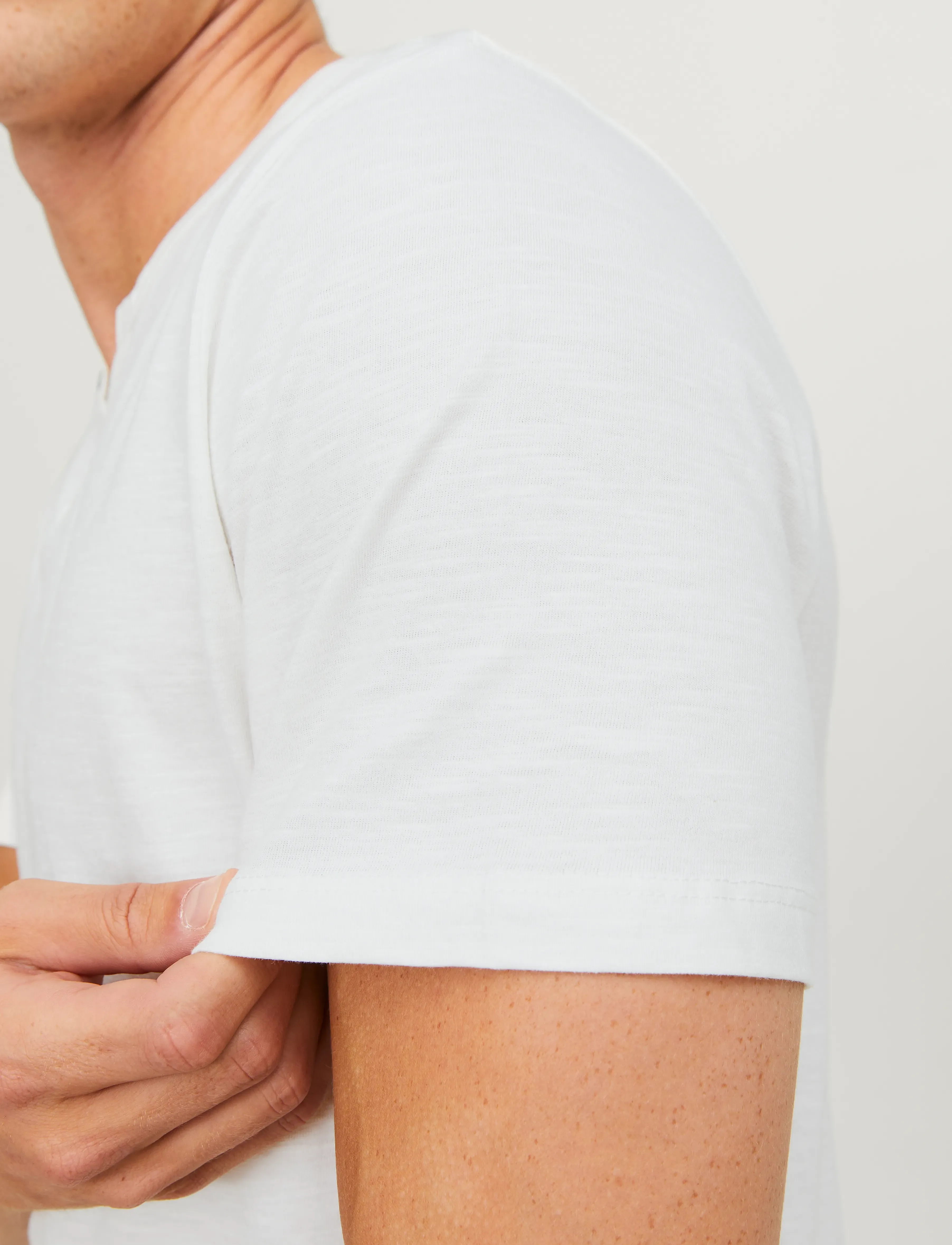 Jack & Jones - JJESPLIT NECK TEE SS NOOS - najniższe ceny - cloud dancer - 4
