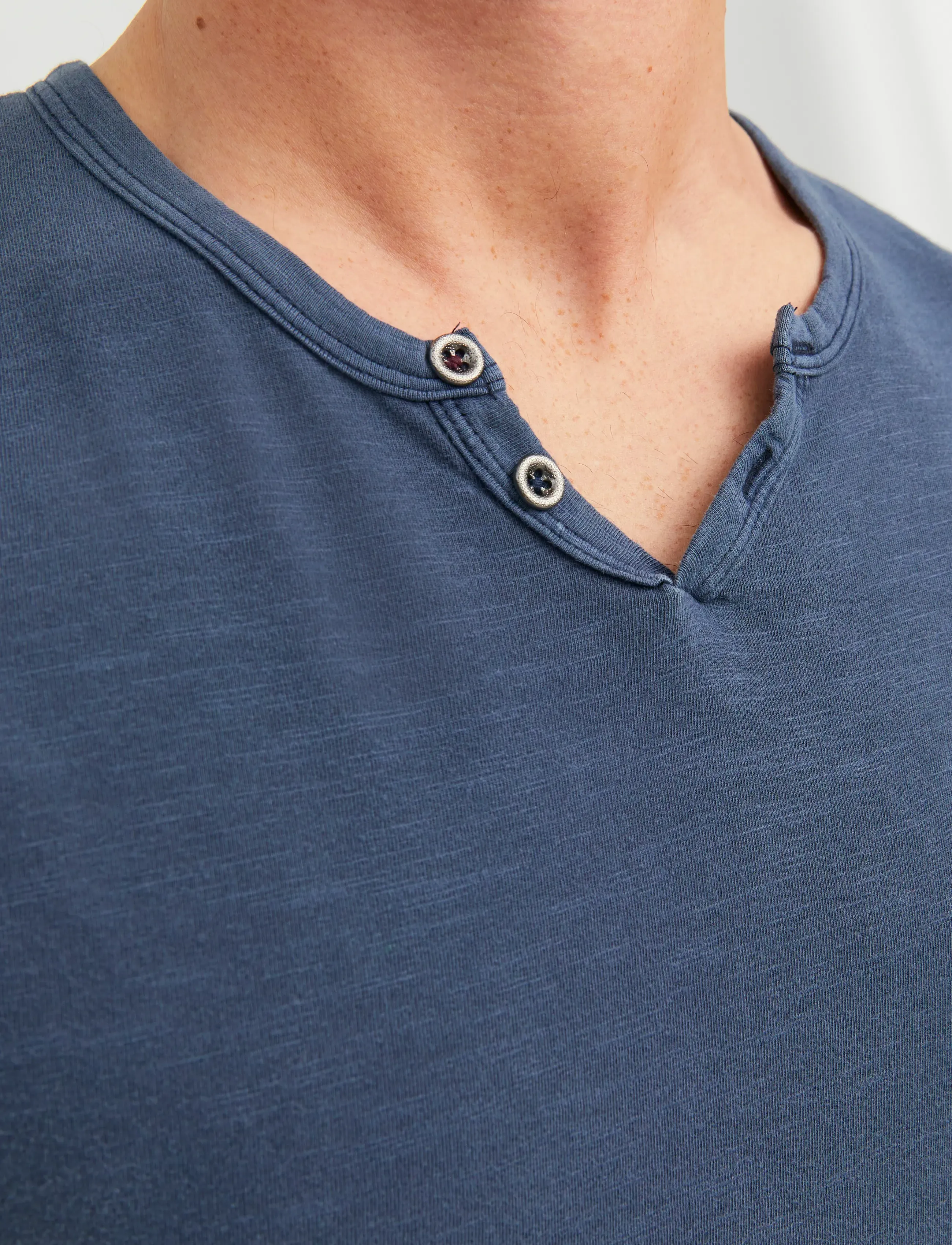 Jack & Jones - JJESPLIT NECK TEE SS NOOS - stuttermabolir með v-hálsmáli - navy blazer - 4