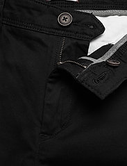 Jack & Jones - JPSTBOWIE JJSHORTS SOLID SN - chinos shorts - black - 9