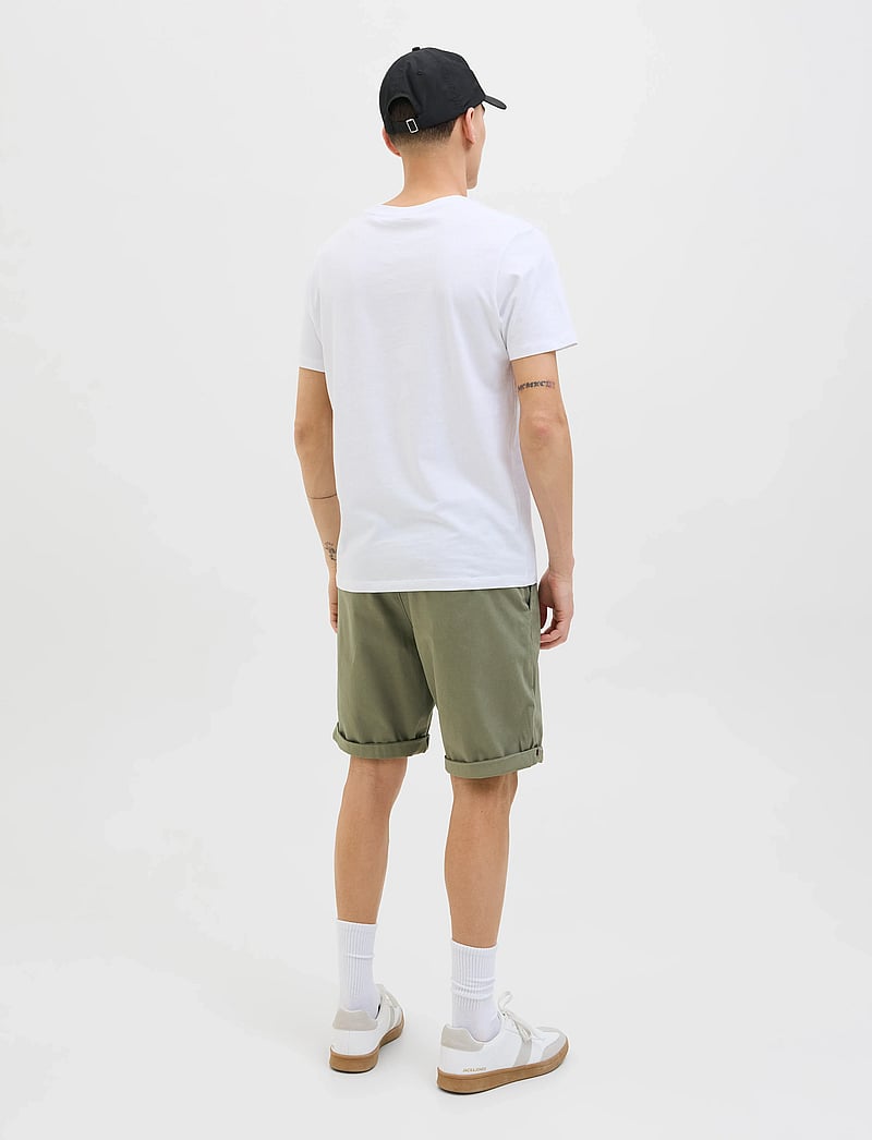 Jack & Jones - JPSTBOWIE SHORTS SOLID REG SN - chinos shorts - deep lichen green - 3