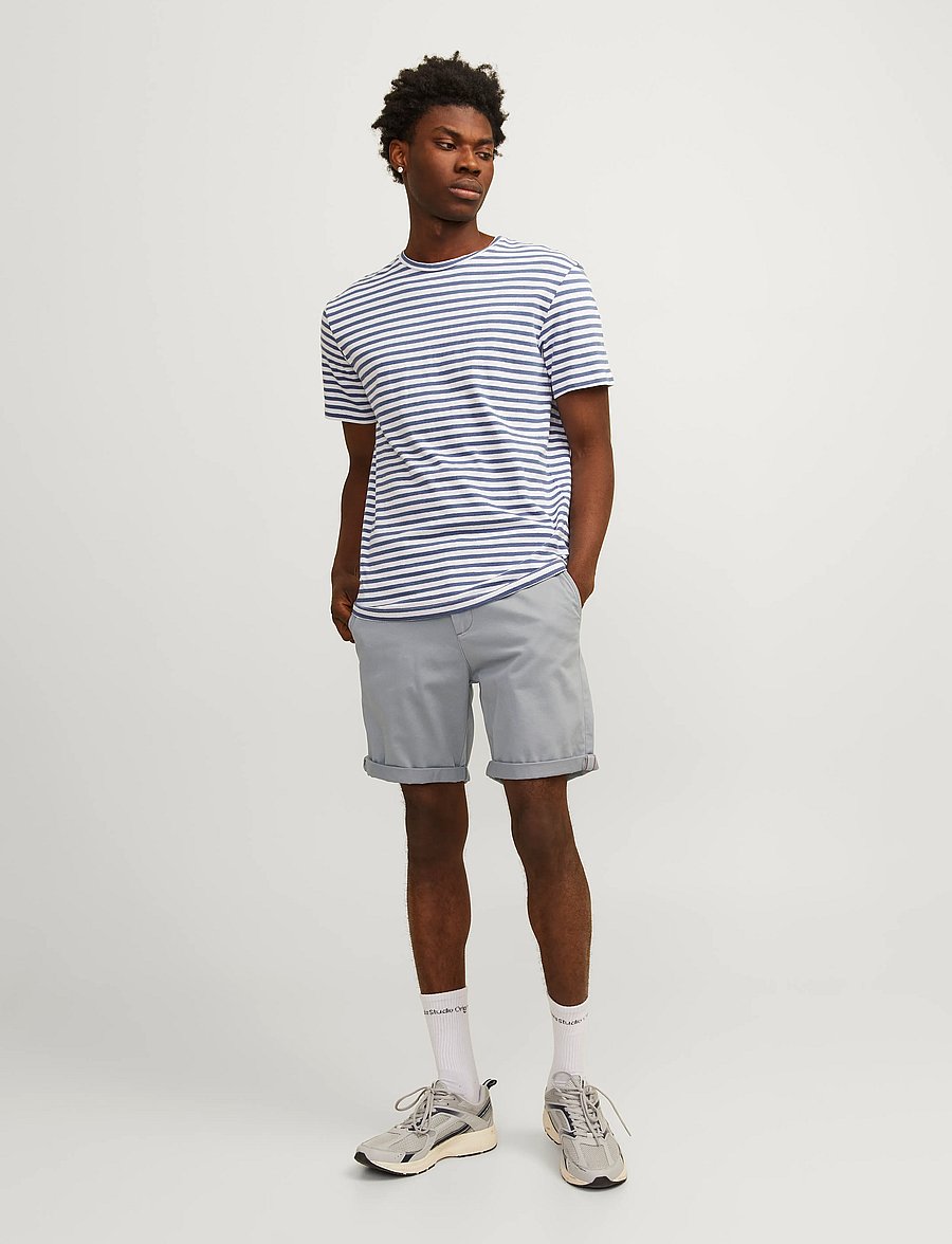 Jack & Jones - JPSTBOWIE SHORTS SOLID REG SN - chinos shorts - ultimate grey - 0