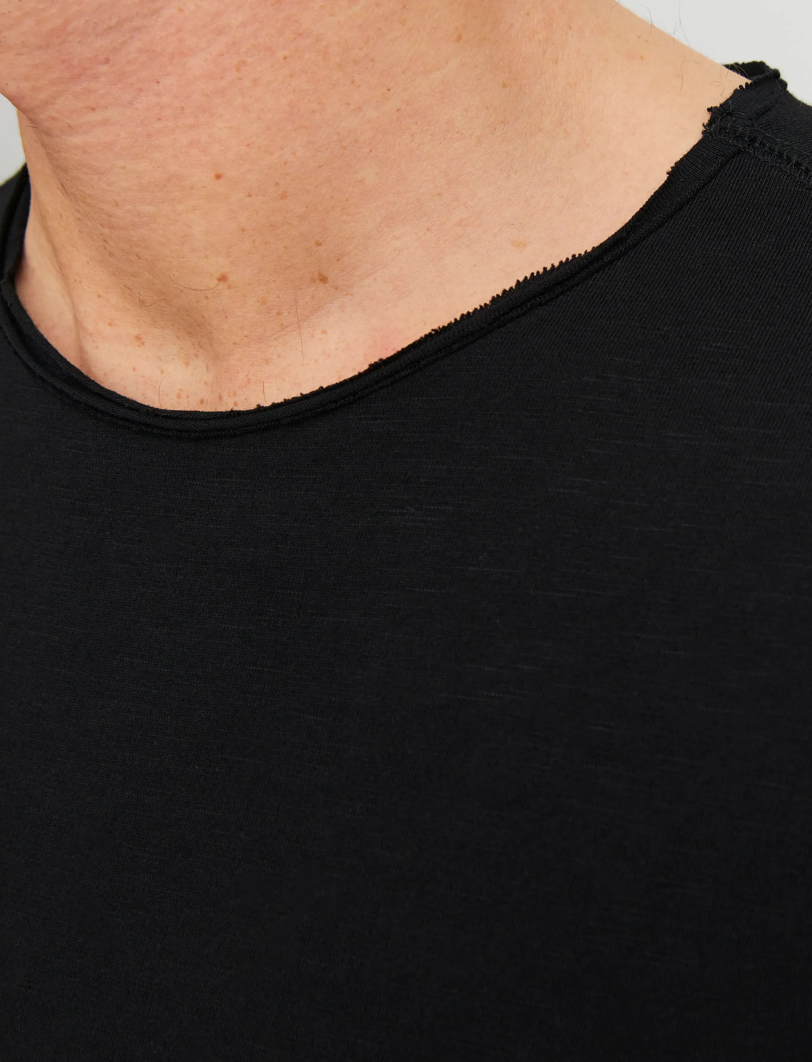 Jack & Jones - JJEBASHER TEE O-NECK SS NOOS - kurzärmelig - black - 4