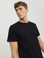 Jack & Jones - JJEBASHER TEE O-NECK SS NOOS - kortärmade t-shirts - black - 7