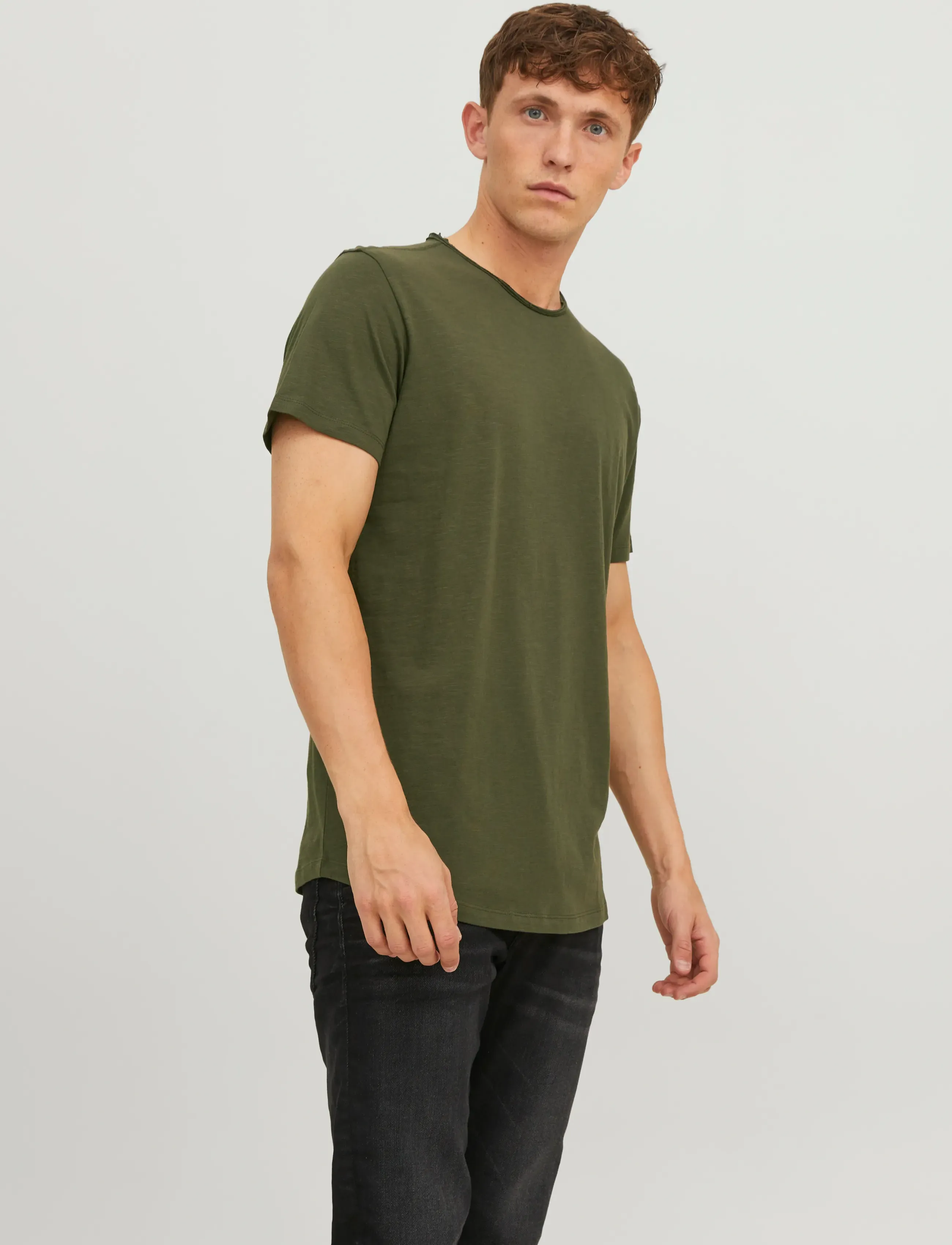 Jack & Jones JJEBASHER TEE O-NECK SS NOOS - Deals - FOREST NIGHT / khaki/green
