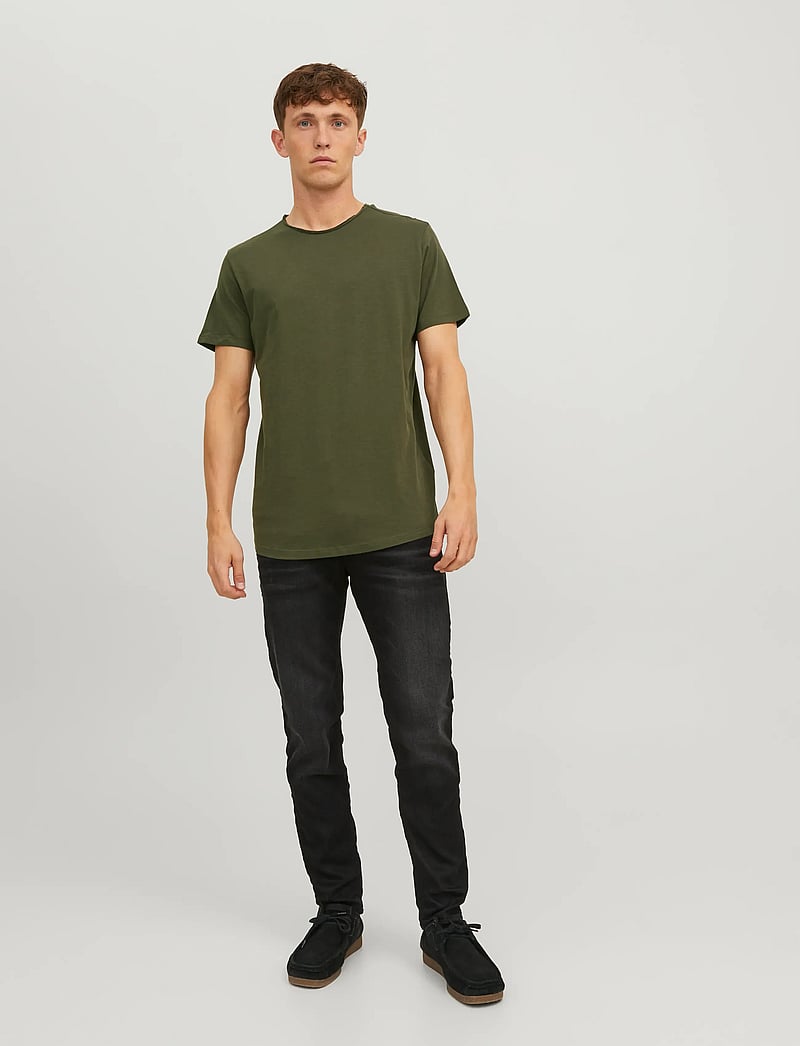 Jack & Jones - JJEBASHER TEE O-NECK SS NOOS - lyhythihaiset - forest night - 3
