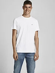 Jack & Jones - JORJXJ TEE SS CREW NECK 5PK MP NOOS - basic t-shirts - white - 2